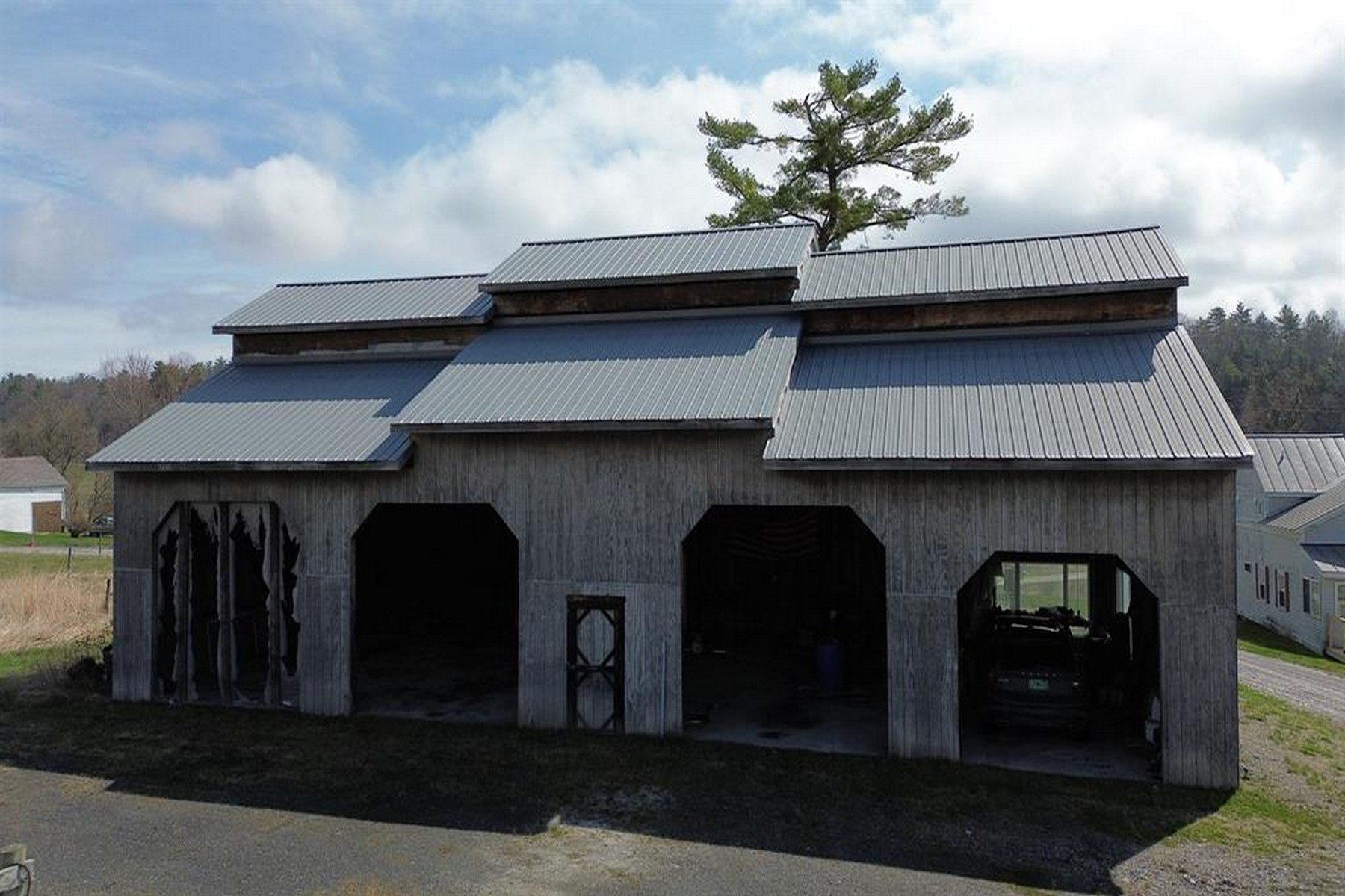  557 Pleasant Valley Road - 物件實景