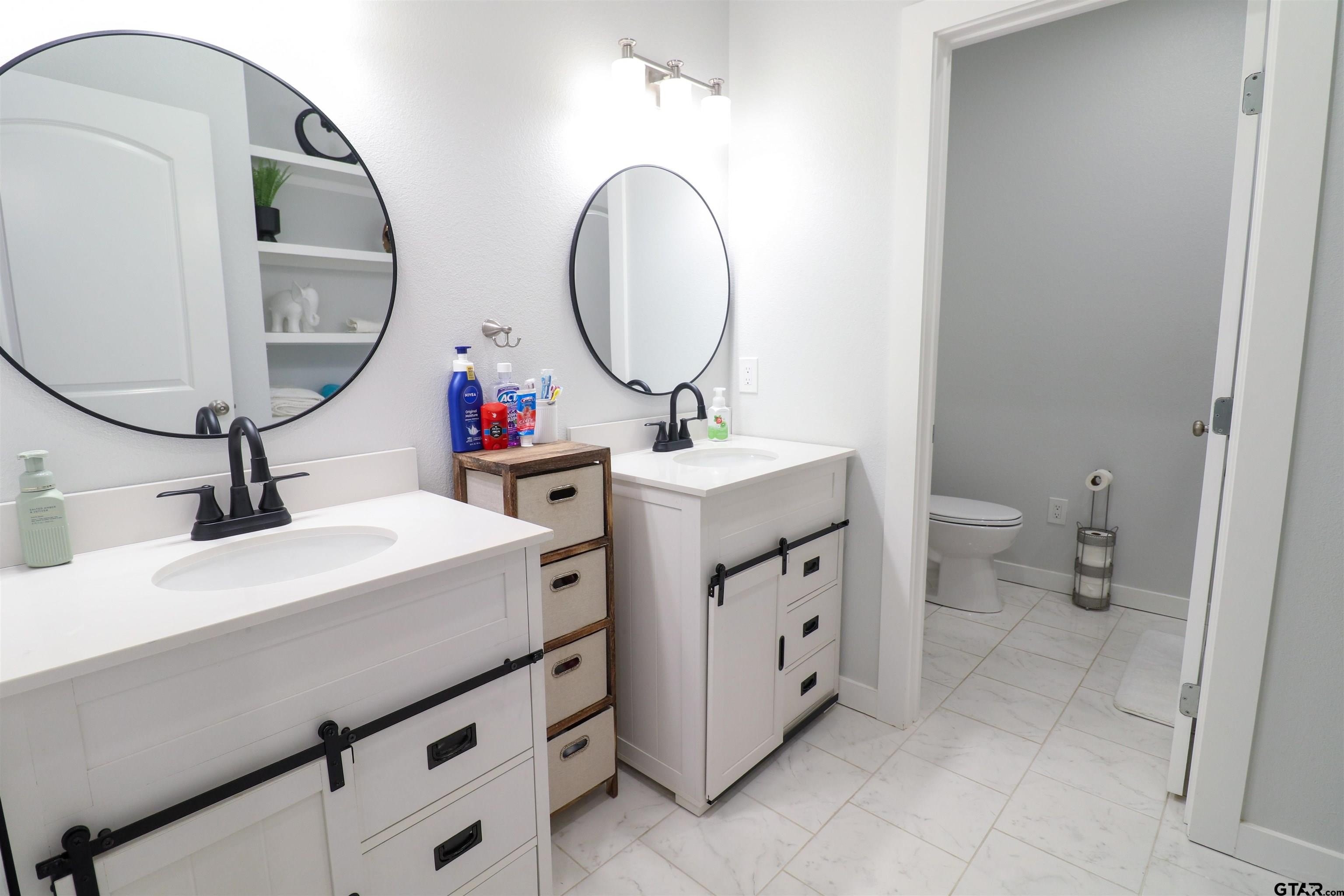 Pittsburg, Texas, 75686, United States, 4 Bedrooms Bedrooms, ,3 BathroomsBathrooms,Residential,For Sale,1943296