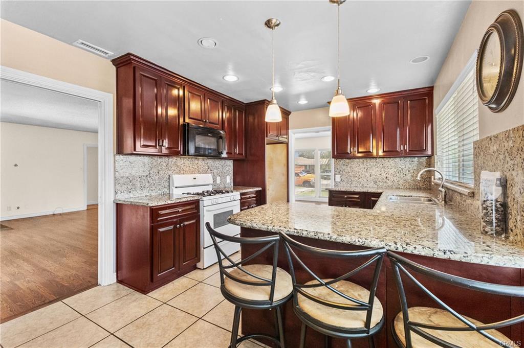 Compton, California, 90221, United States, 3 Bedrooms Bedrooms, ,2 BathroomsBathrooms,Residential,For Sale,1922771