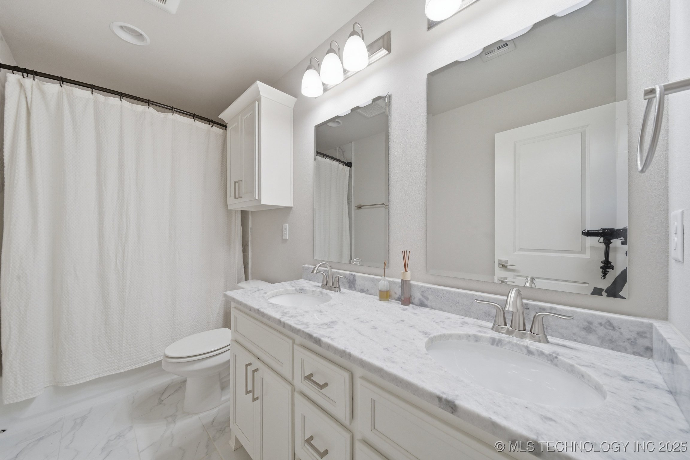 Owasso, Oklahoma, 74055, United States, 3 Bedrooms Bedrooms, ,3 BathroomsBathrooms,Residential,For Sale,1996911