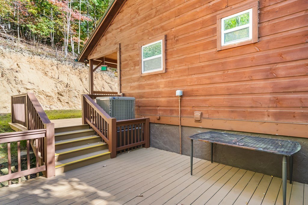 Blairsville, Georgia, 30512, United States, 3 Bedrooms Bedrooms, ,3 BathroomsBathrooms,Residential,For Sale,1979899