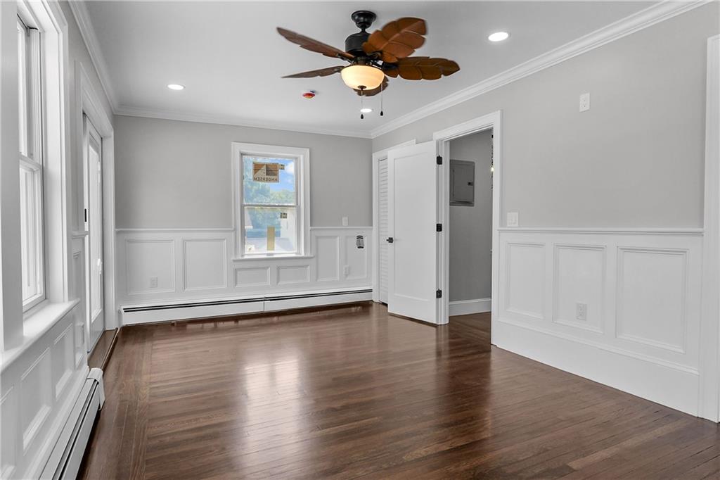 Warwick, Rhode Island, 02889, United States, 3 Bedrooms Bedrooms, ,2 BathroomsBathrooms,Residential,For Sale,1937520