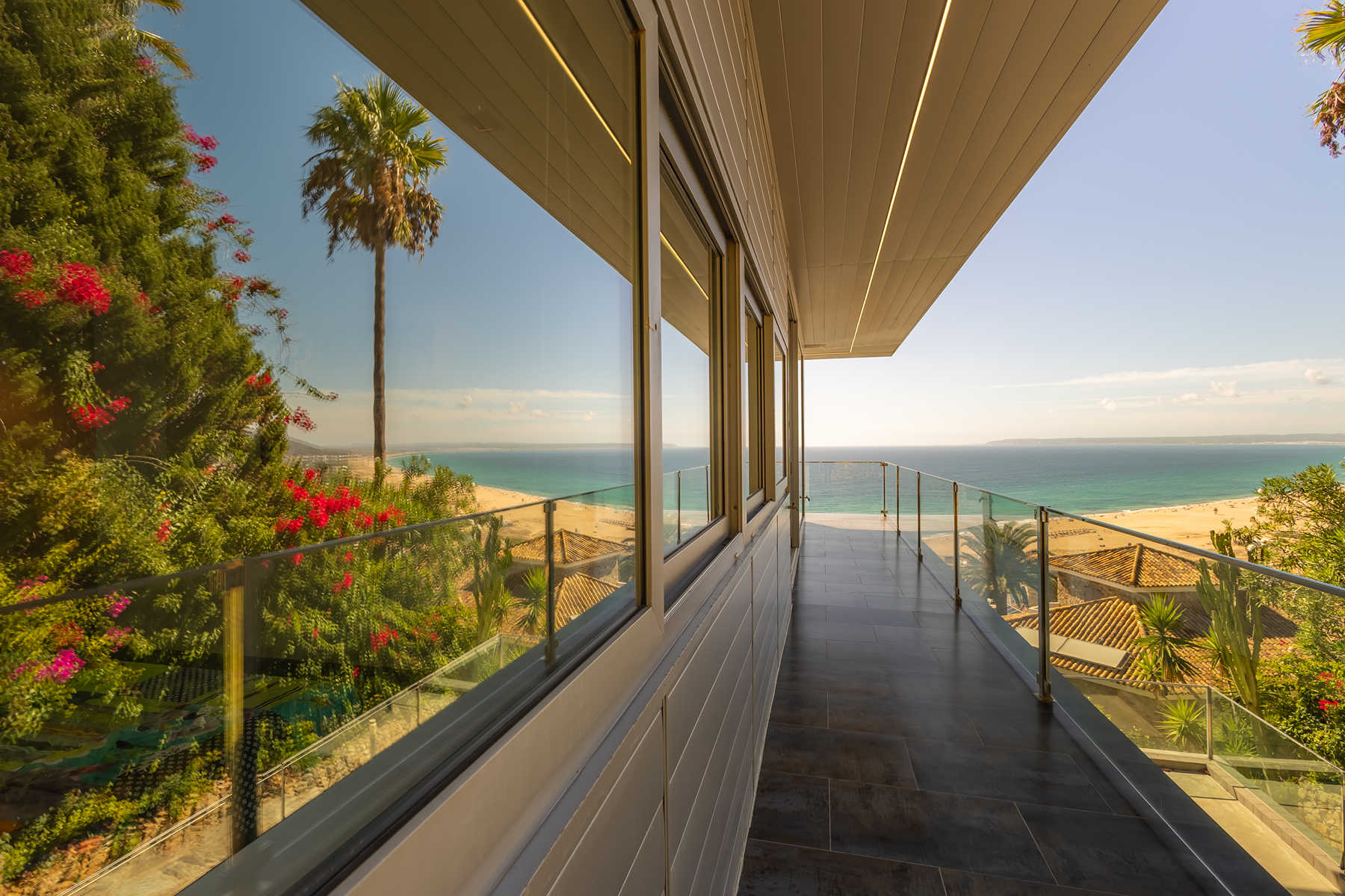  Contemporary beachfront residence in Atlanterra - 物件實景