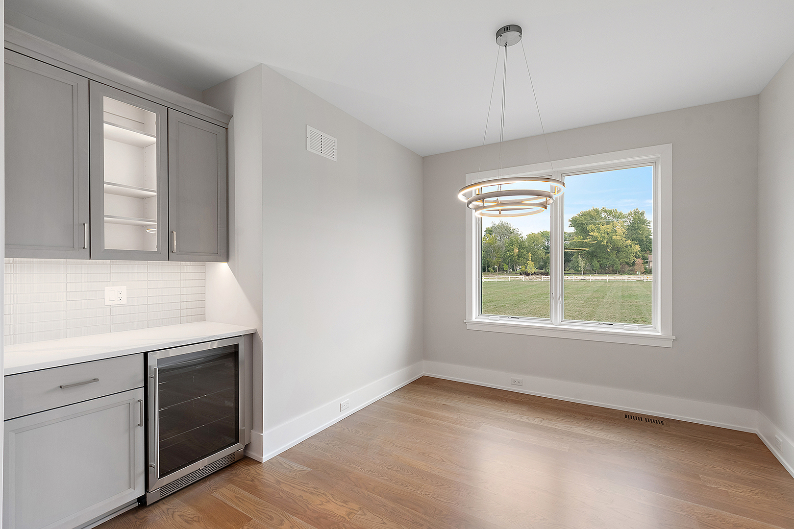 Orland Park, Illinois, 60467, United States, 4 Bedrooms Bedrooms, ,3 BathroomsBathrooms,Residential,For Sale,1976249