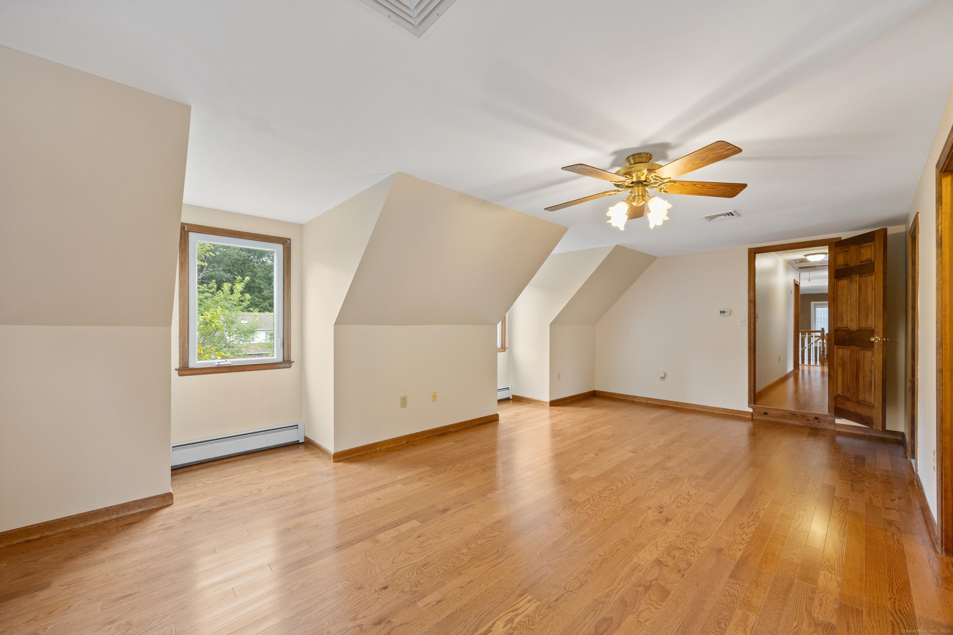 Southington, Connecticut, 06489, United States, 3 Bedrooms Bedrooms, ,3 BathroomsBathrooms,Residential,For Sale,1935376