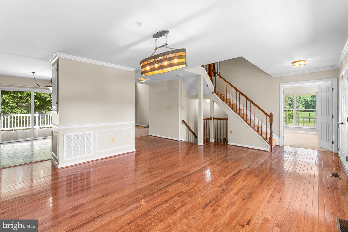 Clinton, Maryland, 20735, United States, 5 Bedrooms Bedrooms, ,5 BathroomsBathrooms,Residential,For Sale,1907711