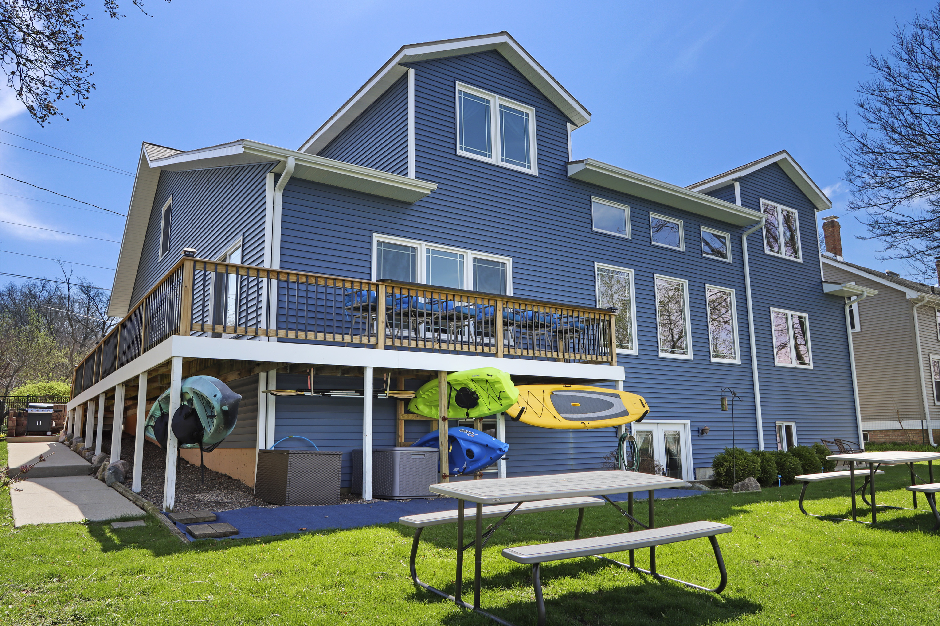  Gracious Lake Como Waterfront Retreat with Proven Rental Income - 物件實景