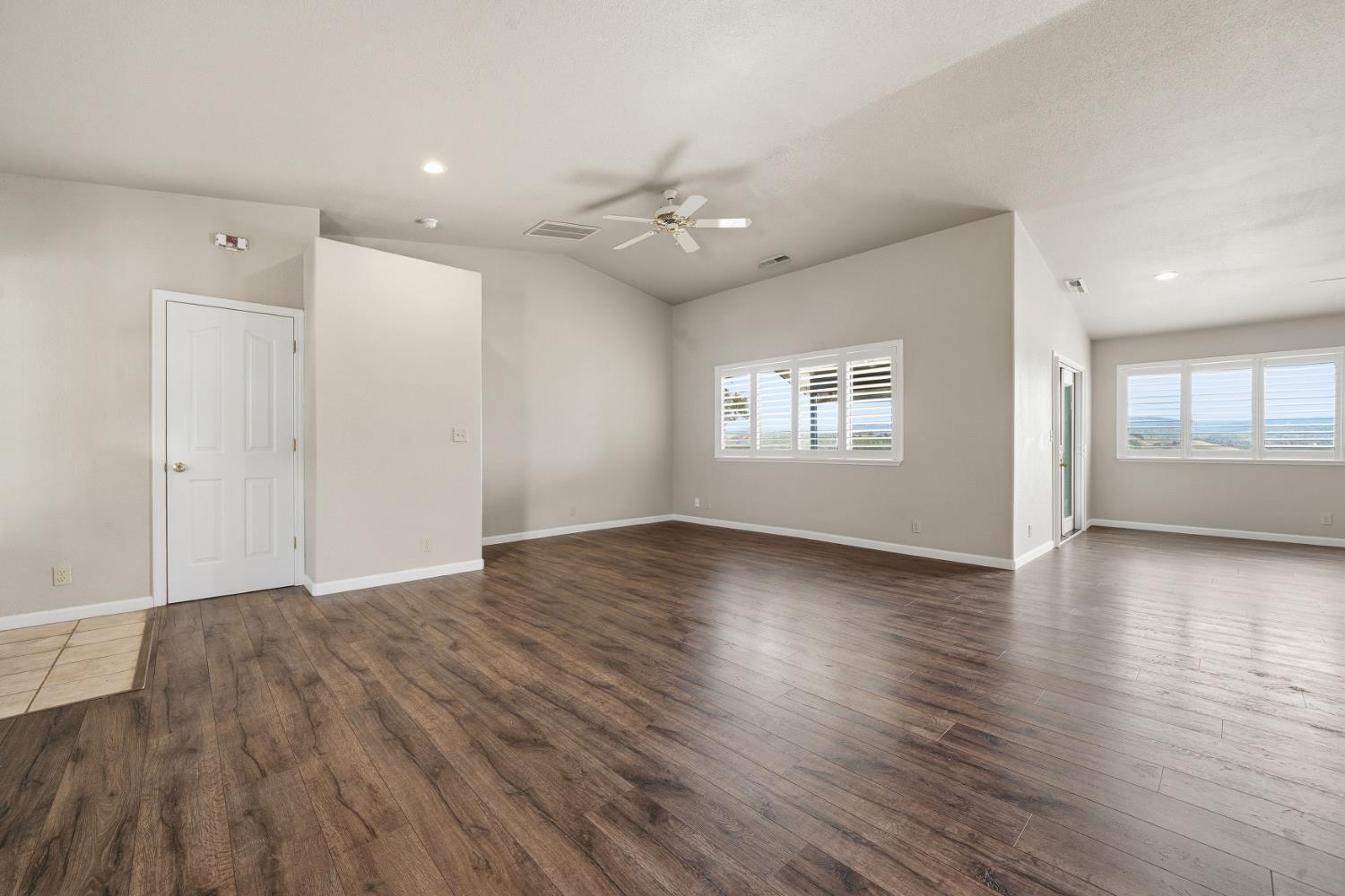 Jackson, California, 95642, United States, 3 Bedrooms Bedrooms, ,2 BathroomsBathrooms,Residential,For Sale,1992385