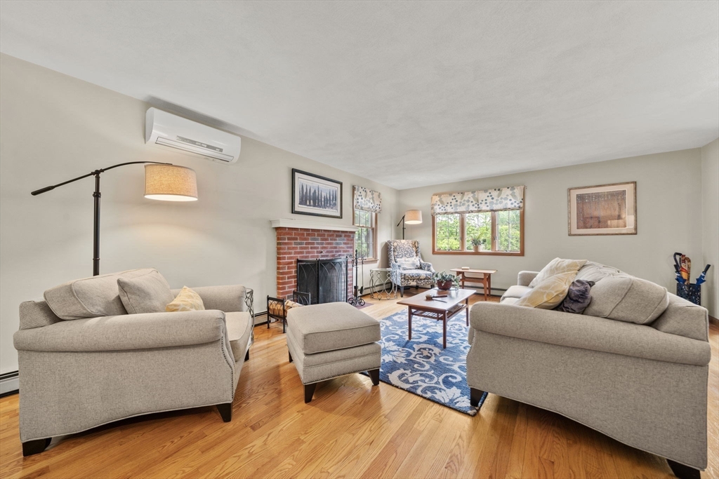Lynn, Massachusetts, 01904, United States, 4 Bedrooms Bedrooms, ,2 BathroomsBathrooms,Residential,For Sale,2048427