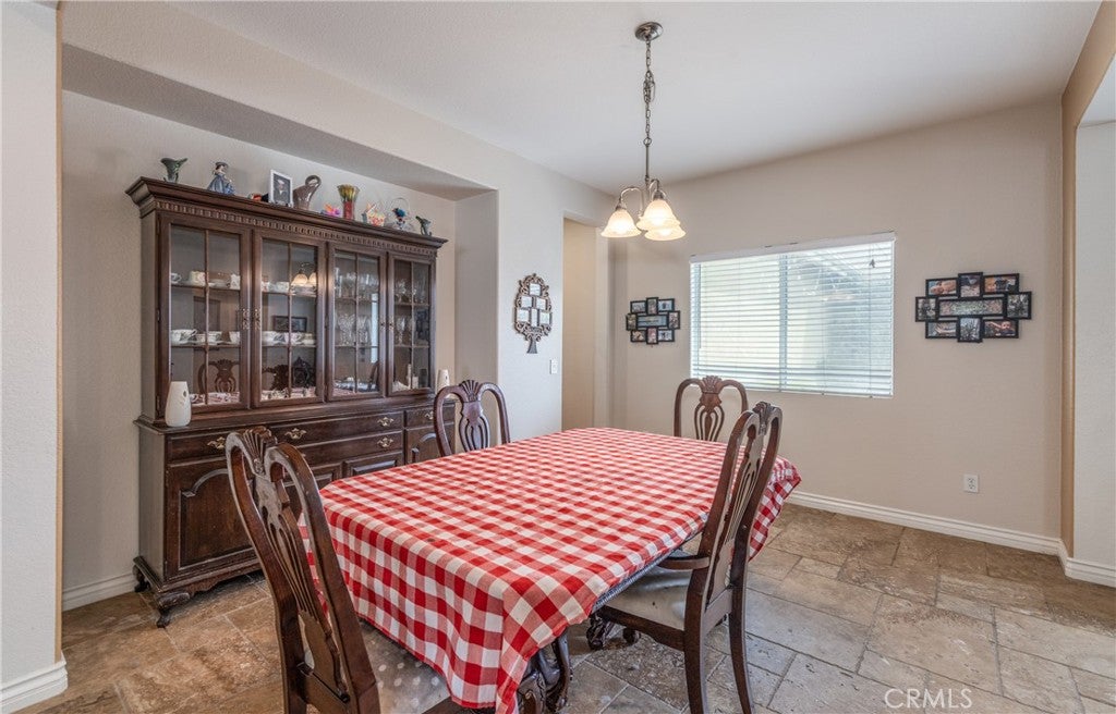 Highland, California, 92346, United States, 5 Bedrooms Bedrooms, ,4 BathroomsBathrooms,Residential,For Sale,1977847