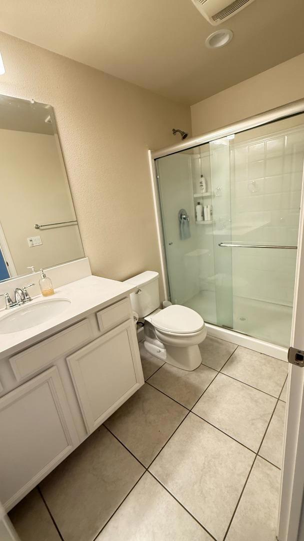 Hollister, California, 95023, United States, 4 Bedrooms Bedrooms, ,3 BathroomsBathrooms,Residential,For Sale,1980715