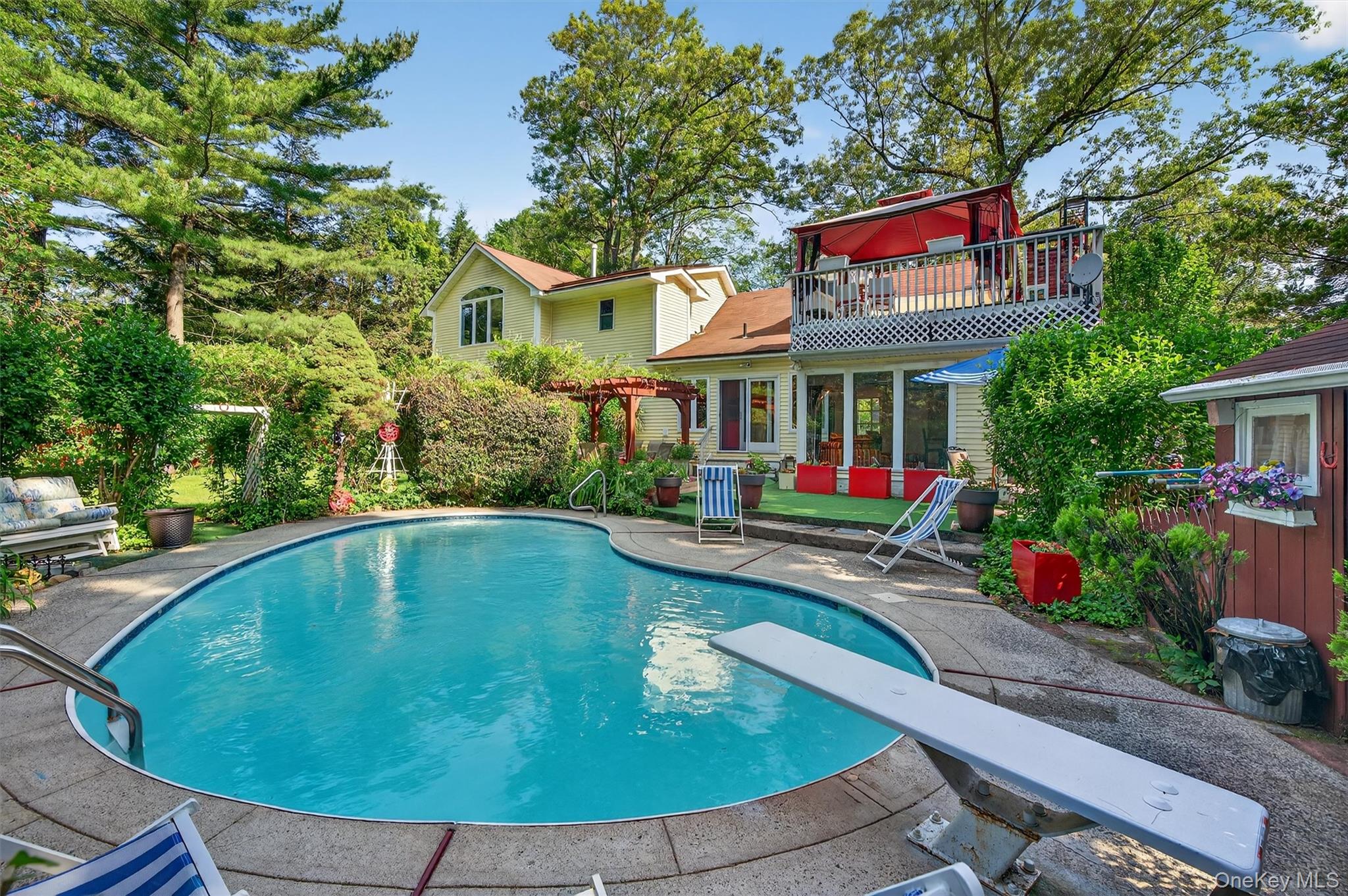 New City, New York, 10956, United States, 4 Bedrooms Bedrooms, ,3 BathroomsBathrooms,Residential,For Sale,2049142