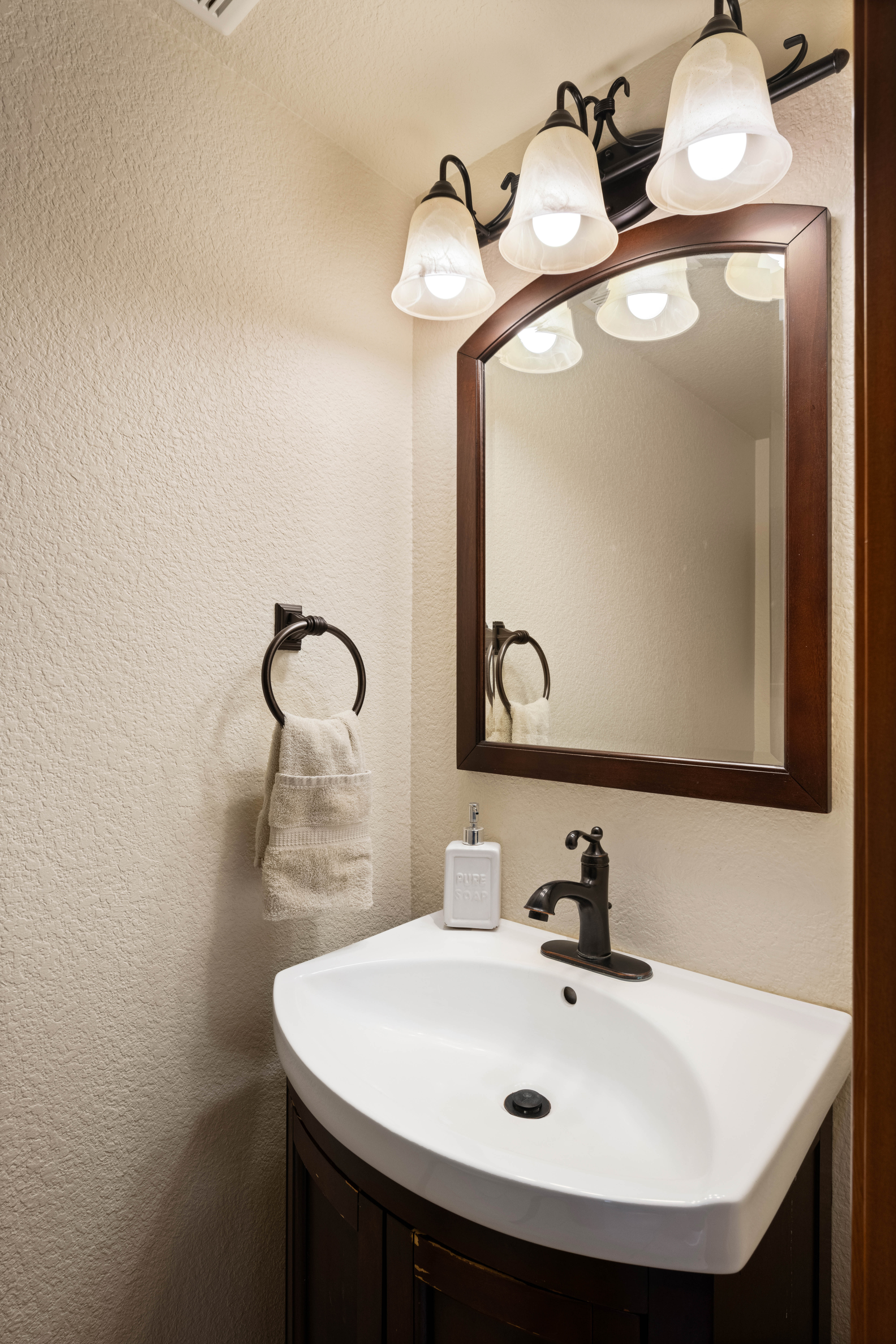  This Property Offers Flexibility for a Variety of Lifestyles - 物件實景