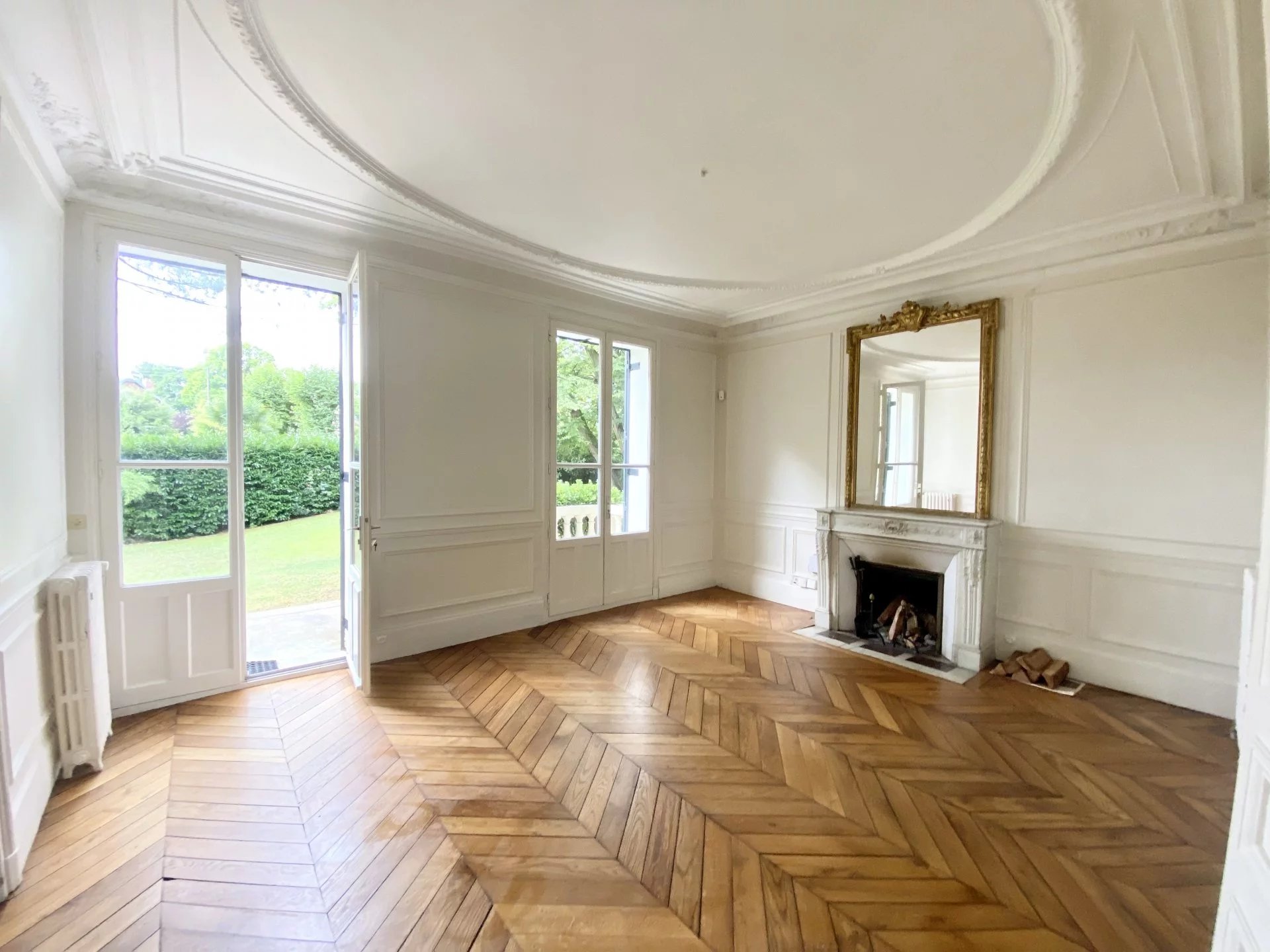 Le Vésinet, Île-de-France, 78110, FR, 5 Bedrooms Bedrooms, ,5 BathroomsBathrooms,Residential,For Sale,1994583