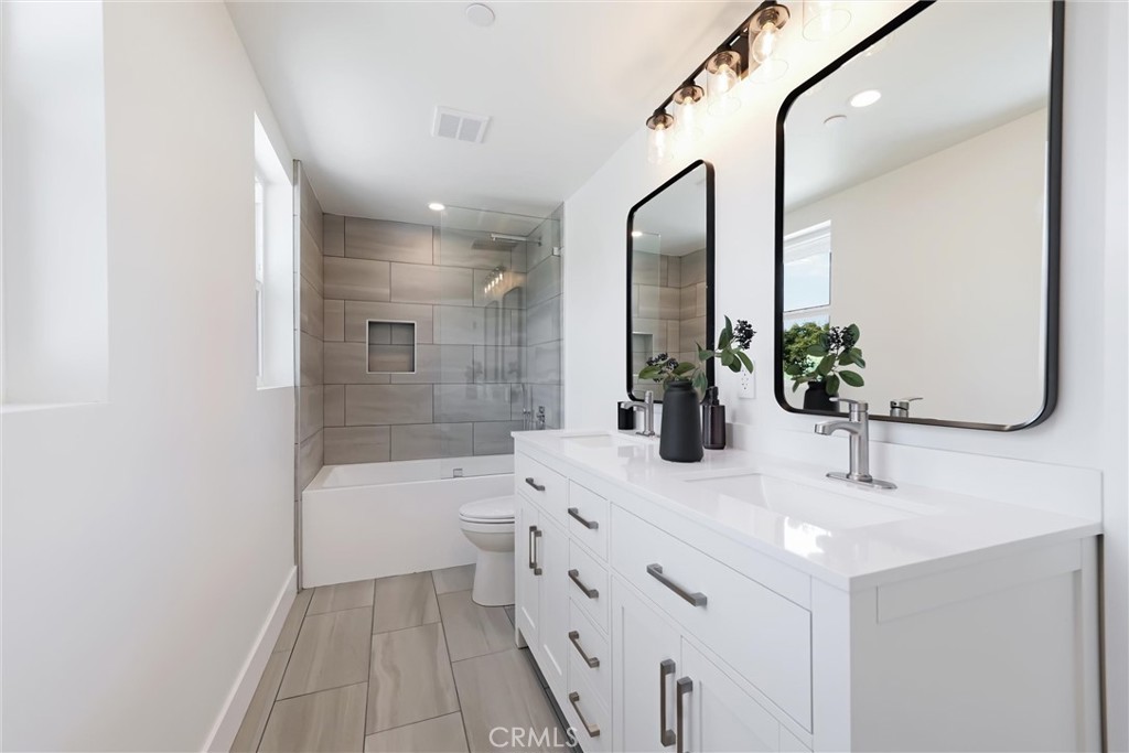Sylmar, California, 91342, United States, 5 Bedrooms Bedrooms, ,3 BathroomsBathrooms,Residential,For Sale,1928478