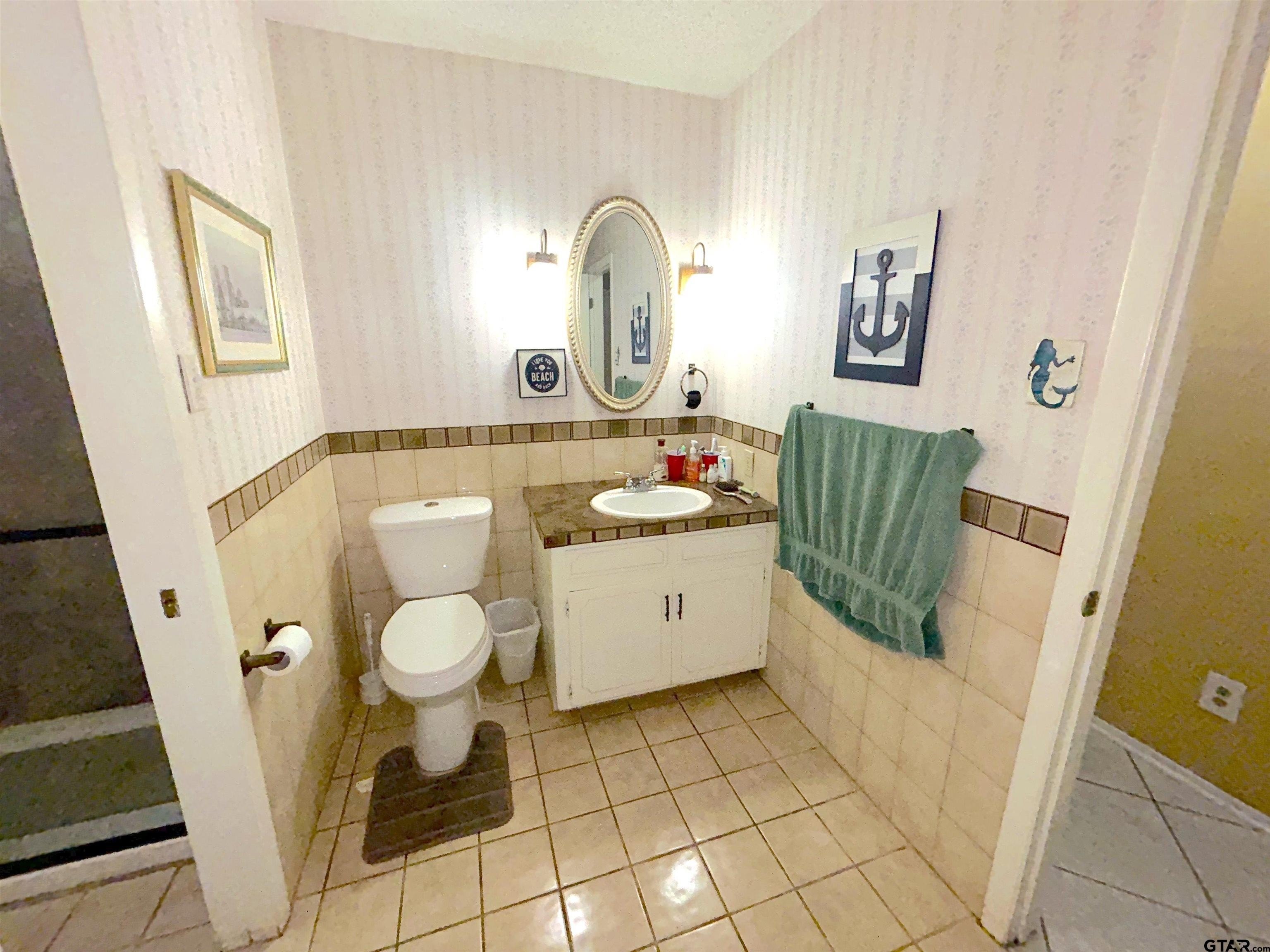 Frankston, Texas, 75763, United States, 3 Bedrooms Bedrooms, ,2 BathroomsBathrooms,Residential,For Sale,1924553