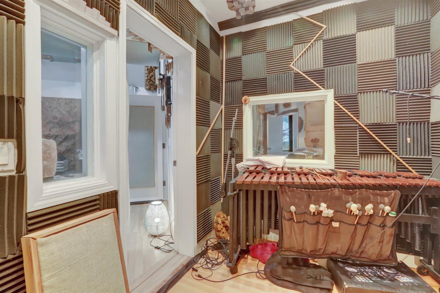 Nevada City, California, 95959, United States, 6 Bedrooms Bedrooms, ,5 BathroomsBathrooms,Residential,For Sale,1997761