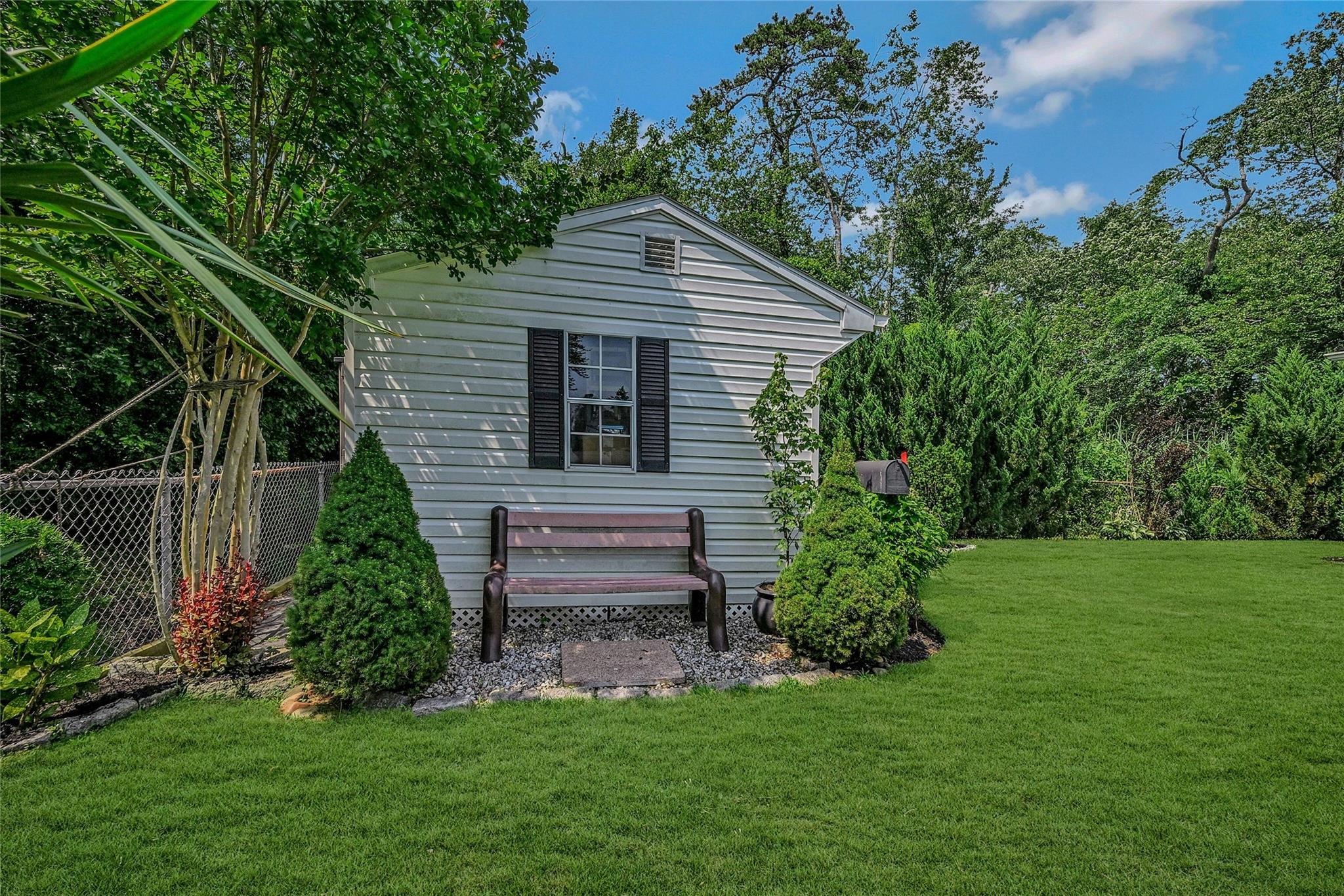 Sayville, New York, 11782, United States, 3 Bedrooms Bedrooms, ,2 BathroomsBathrooms,Residential,For Sale,1892775