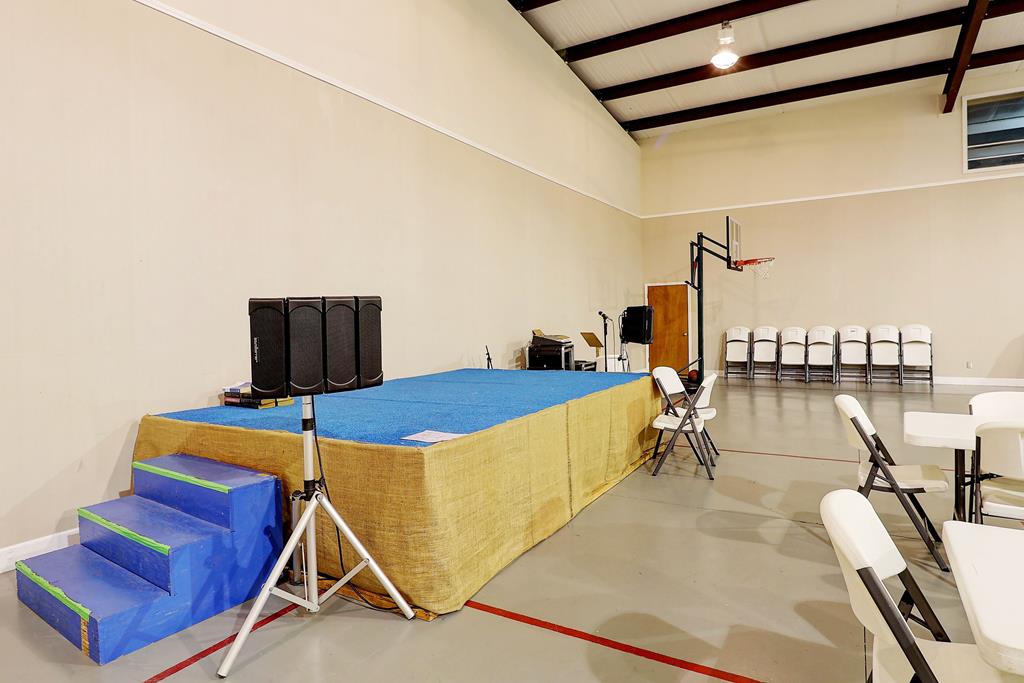 Headland, Alabama, 36345, United States, 5 Bedrooms Bedrooms, ,2 BathroomsBathrooms,Residential,For Sale,1991013