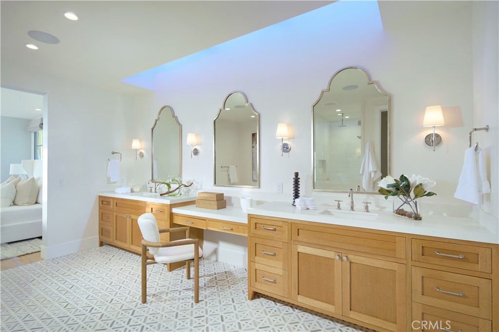 Corona del Mar, California, 92625, United States, 4 Bedrooms Bedrooms, ,5 BathroomsBathrooms,Residential,For Sale,1992054