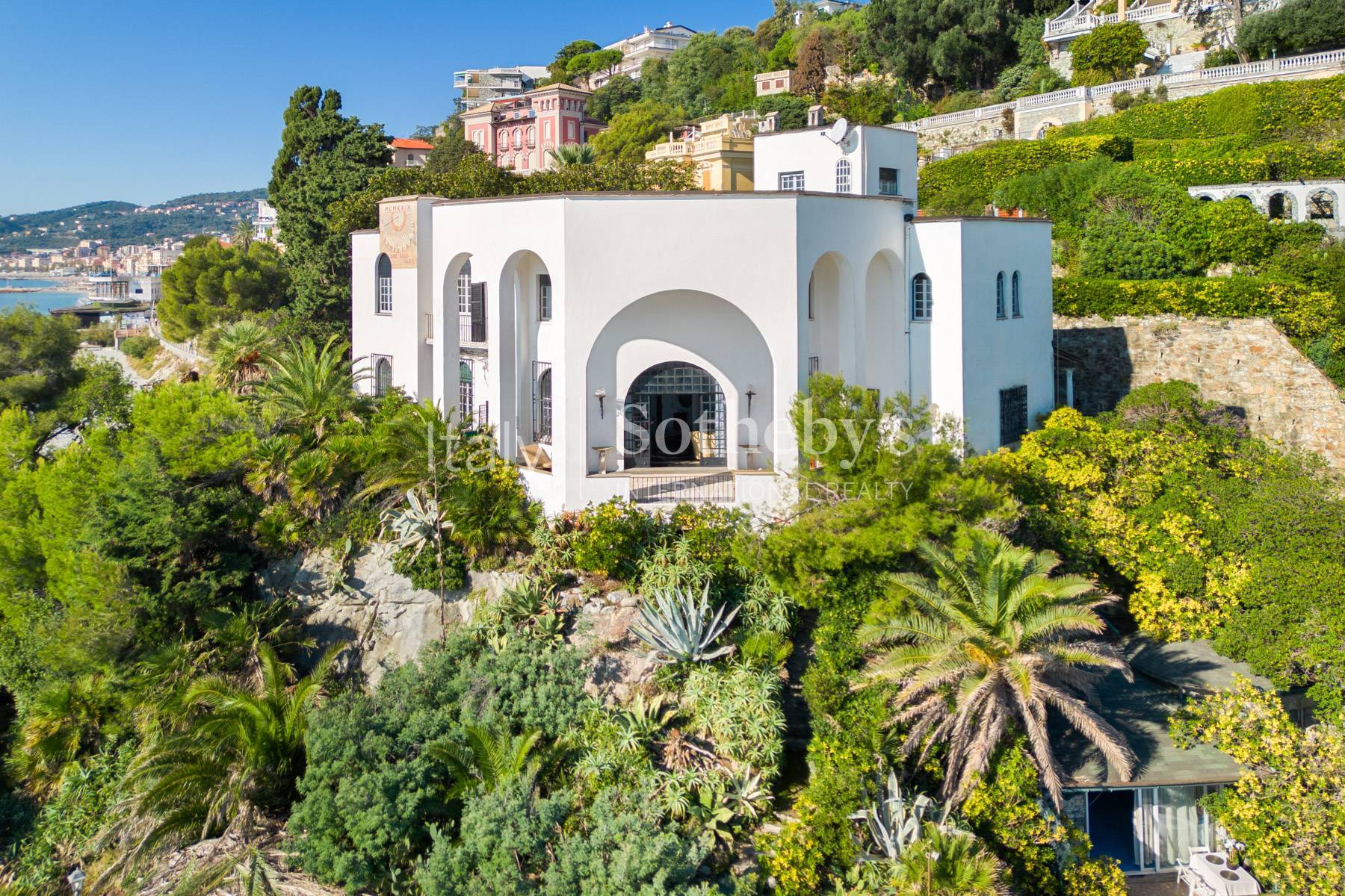  Elegant villa with private bay in Varazze - 物件實景