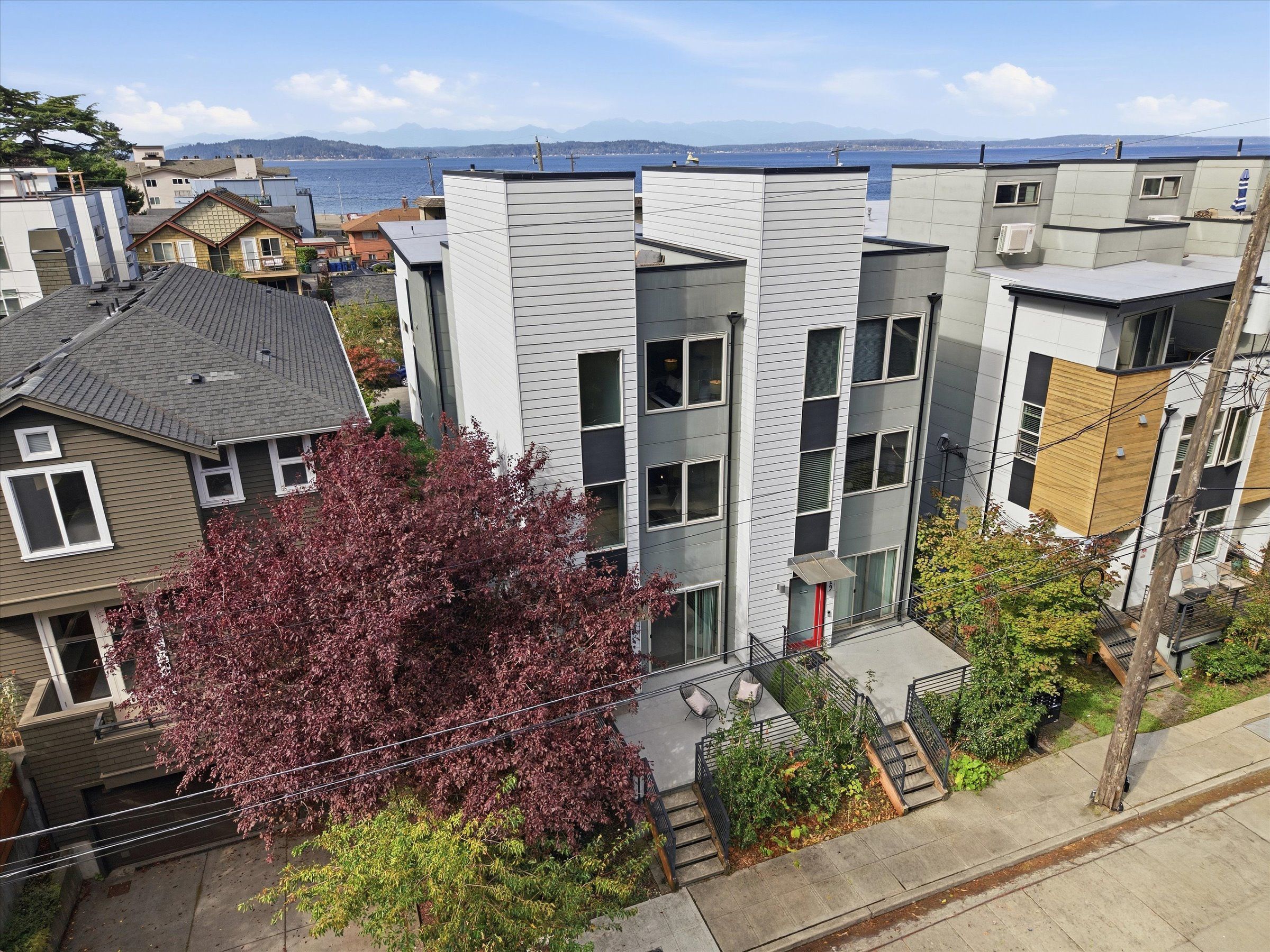  2421 Wickstrom Place SW, Seattle, WA 98116 - 物件實景