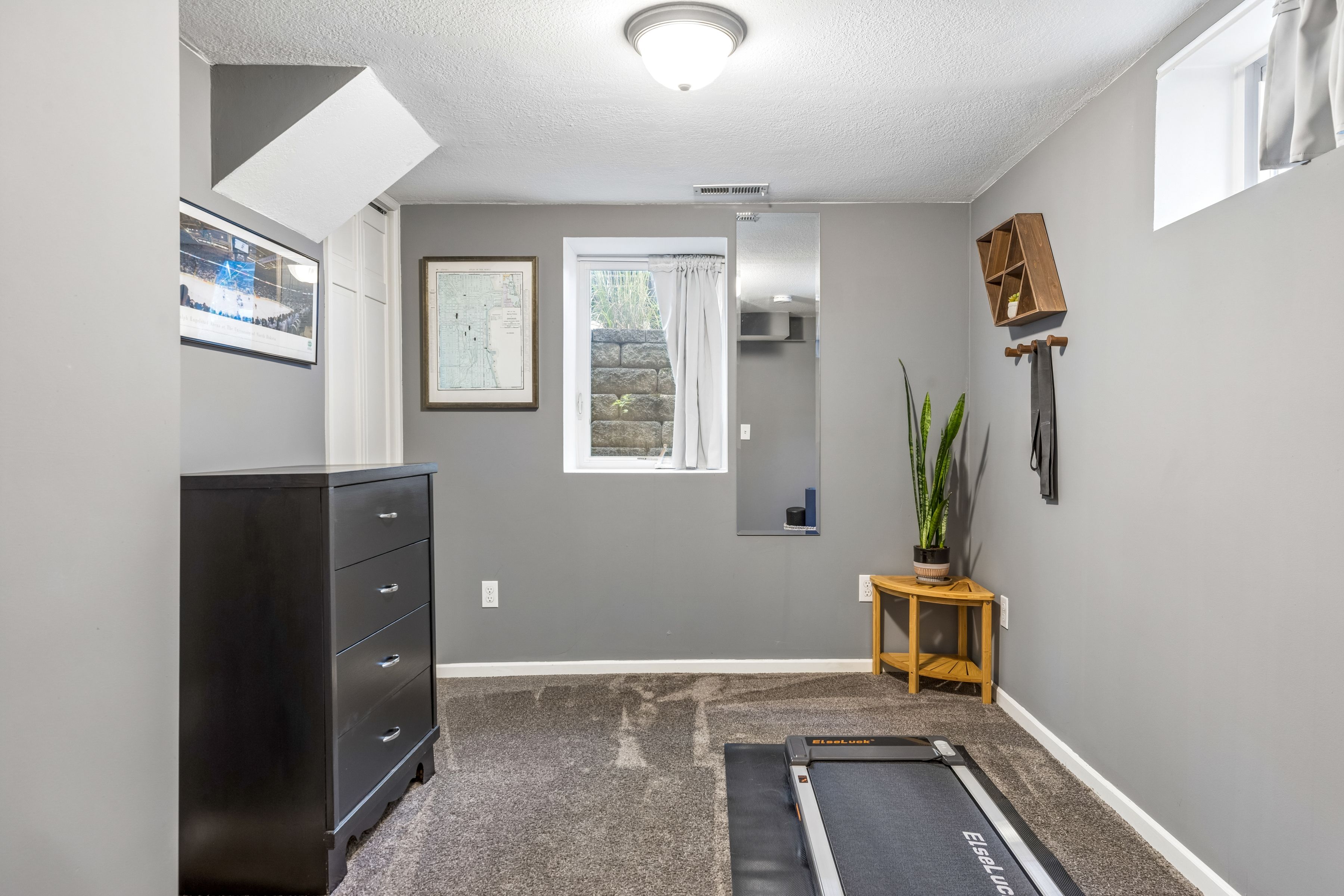  Updated Saint Louis Park Bungalow with Timeless Charm - 物件實景