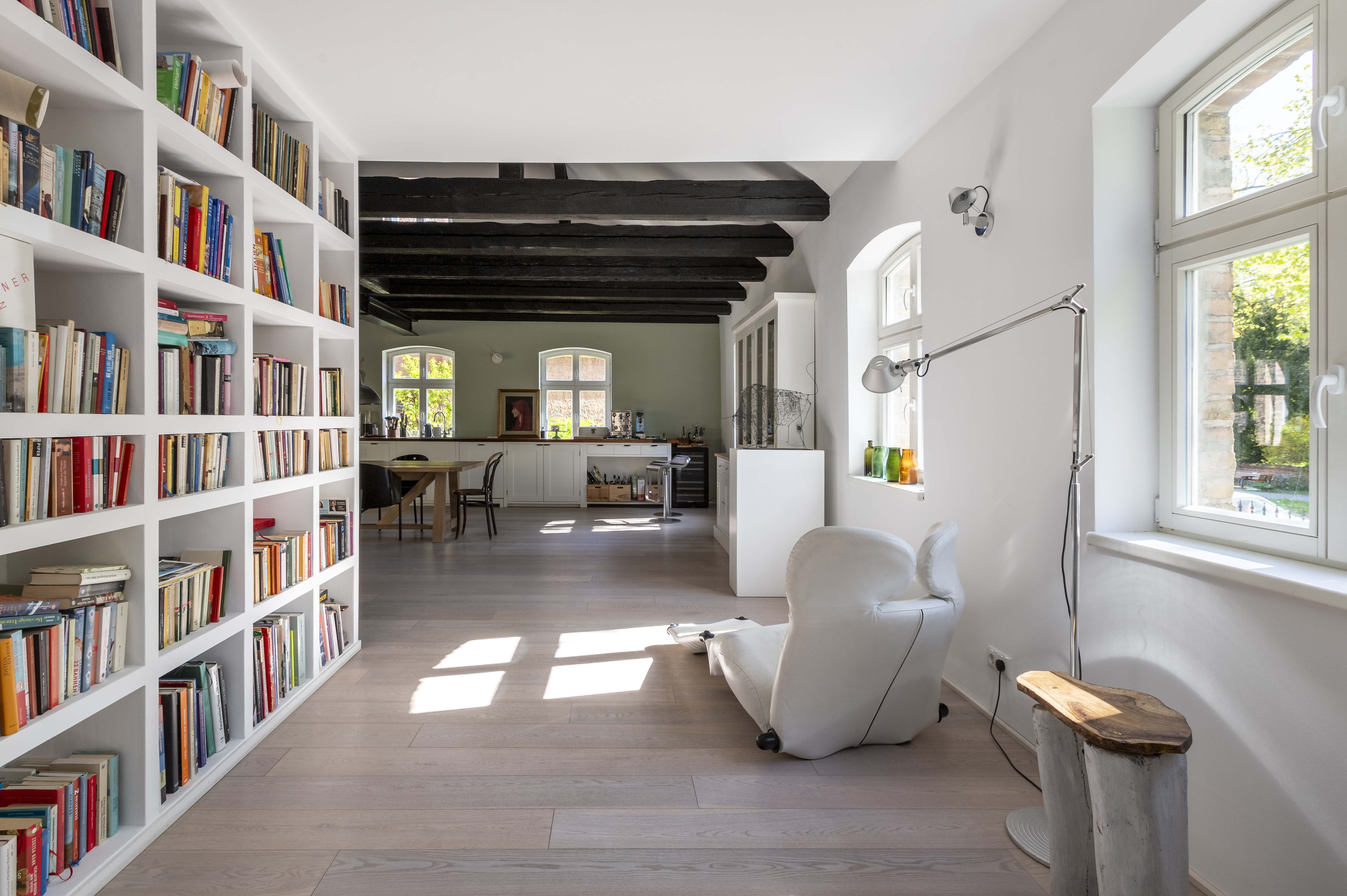  Historical School Reimagined – Exceptional Living with Architectural Depth - 物件實景