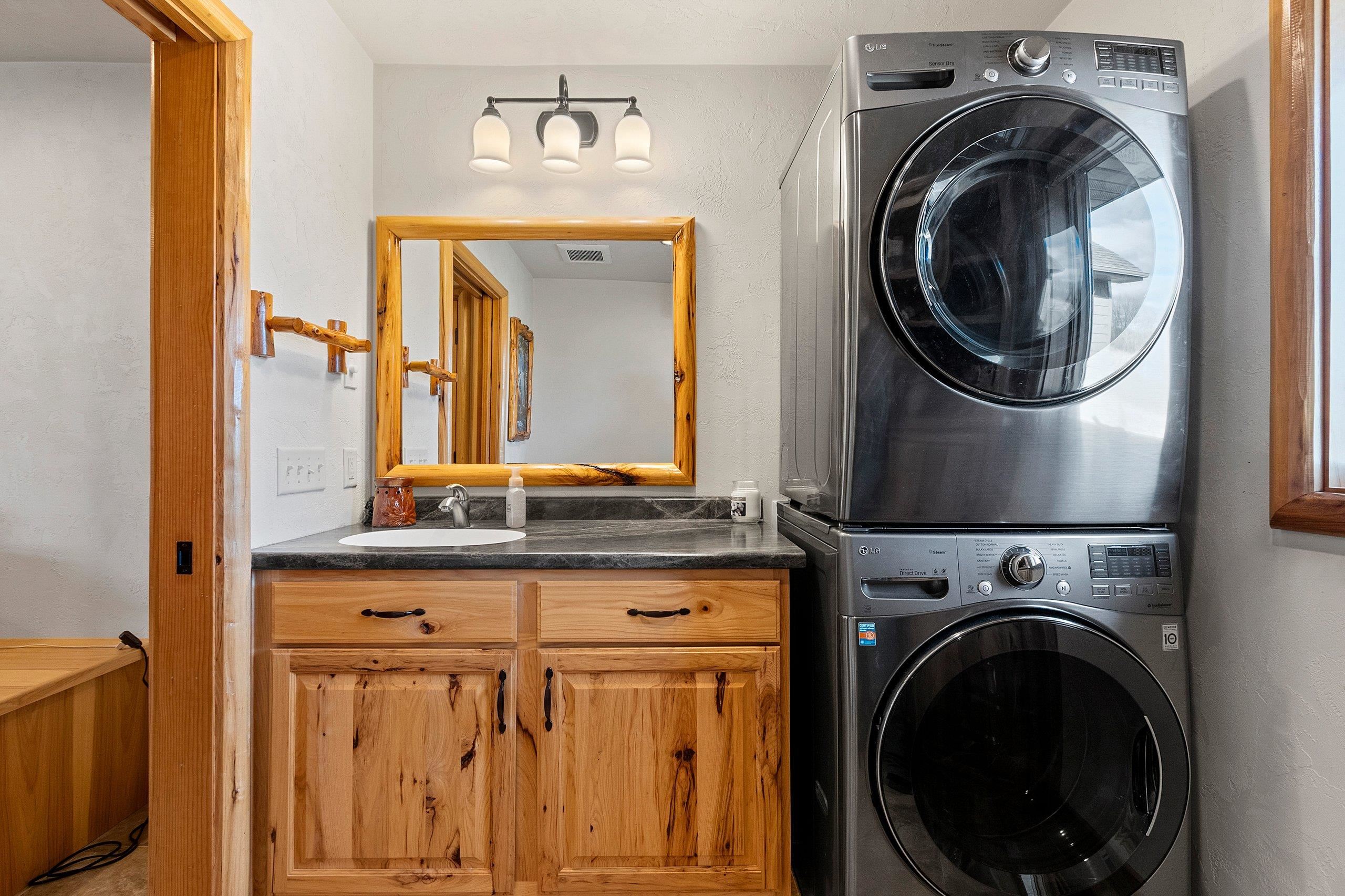 Black Creek, Wisconsin, 54106, United States, 4 Bedrooms Bedrooms, ,4 BathroomsBathrooms,Residential,For Sale,2009234