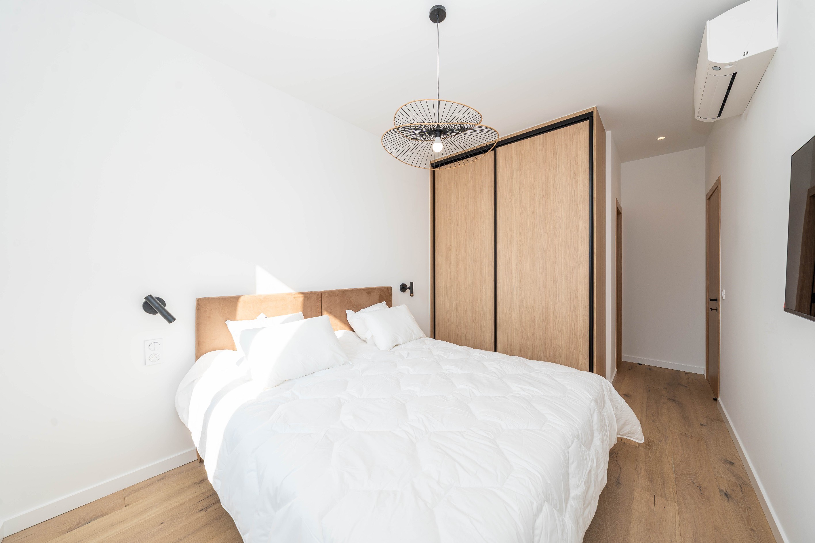  Top-floor renovated apartment with balcony, 3 bedrooms, rue Hoche Cannes city c… - 物件實景