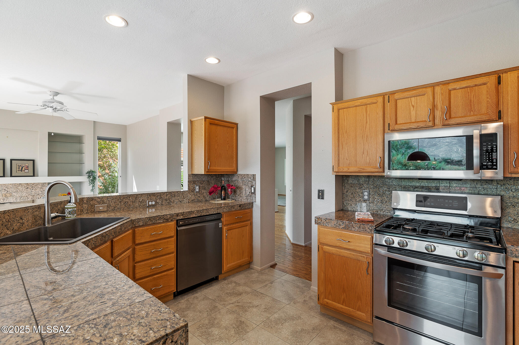 Oro Valley, Arizona, 85755, United States, 2 Bedrooms Bedrooms, ,2 BathroomsBathrooms,Residential,For Sale,1959033