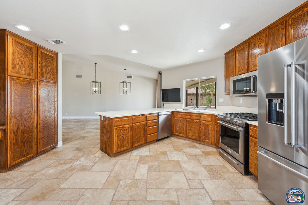 El Centro, California, 92243, United States, 4 Bedrooms Bedrooms, ,3 BathroomsBathrooms,Residential,For Sale,1838686
