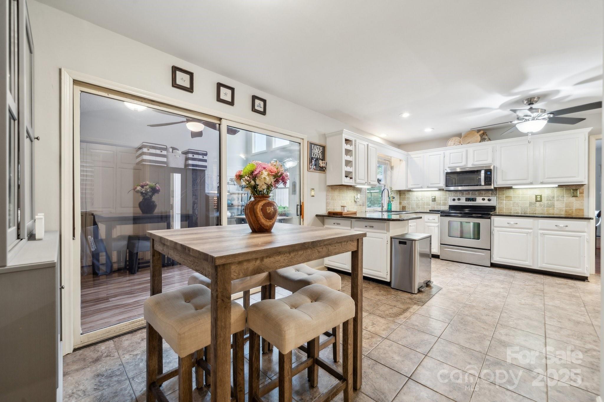 Clover, South Carolina, 29710, United States, 3 Bedrooms Bedrooms, ,2 BathroomsBathrooms,Residential,For Sale,1795322