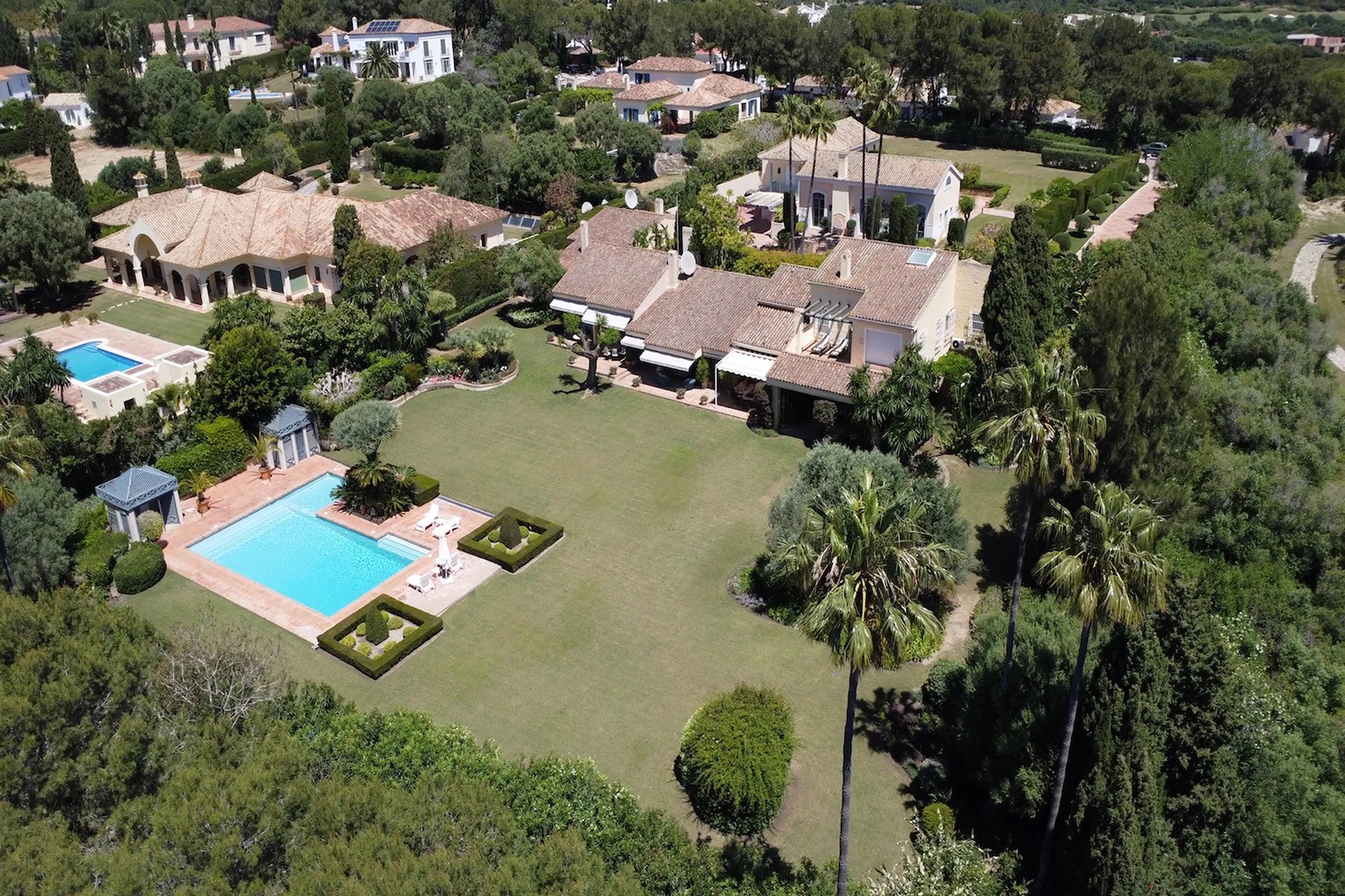  Villa on the front line of Valderrama golf with a large plot in Sotogrande - 物件實景