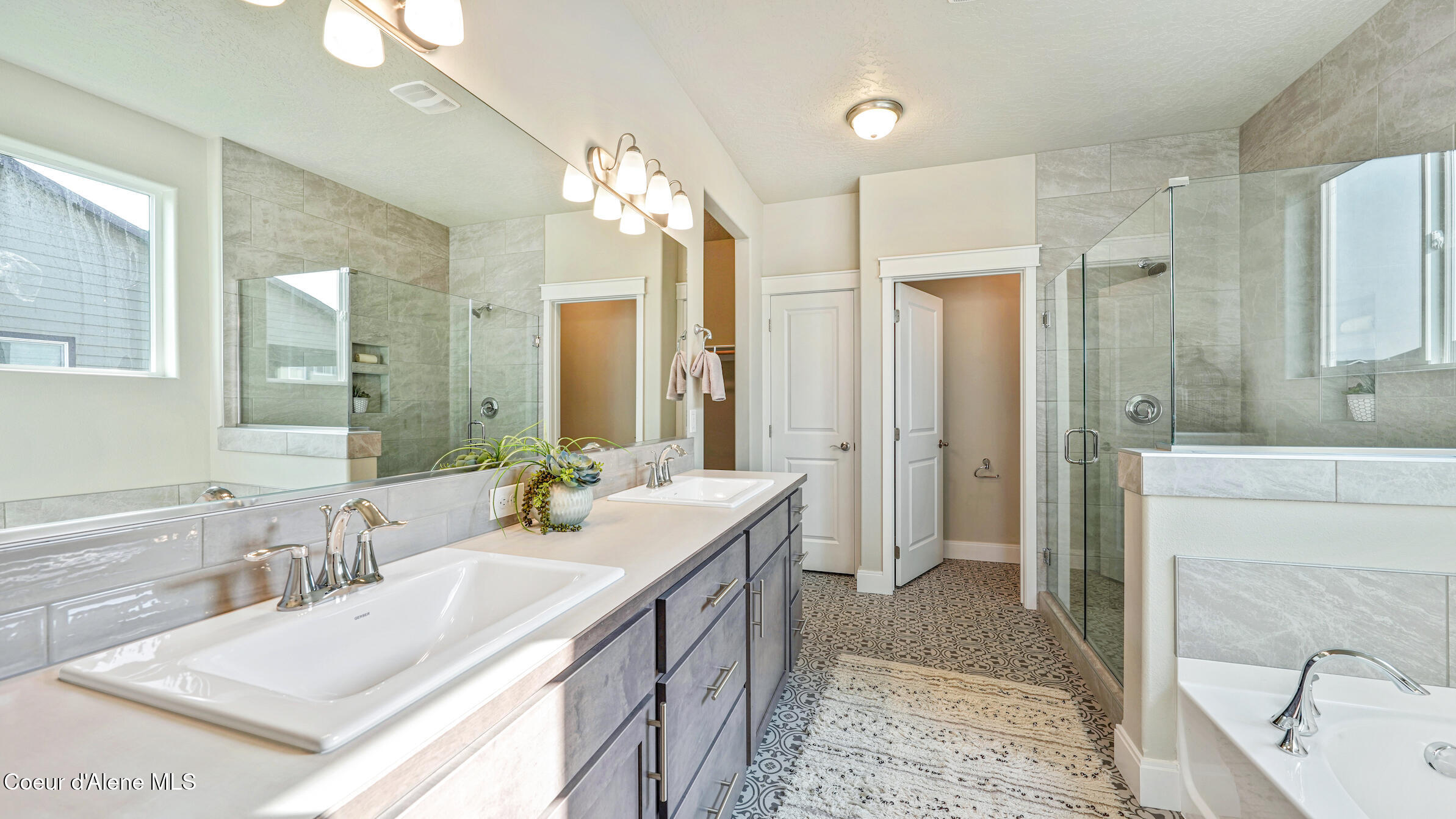 Rathdrum, Idaho, 83858, United States, 3 Bedrooms Bedrooms, ,Residential,For Sale,1998961