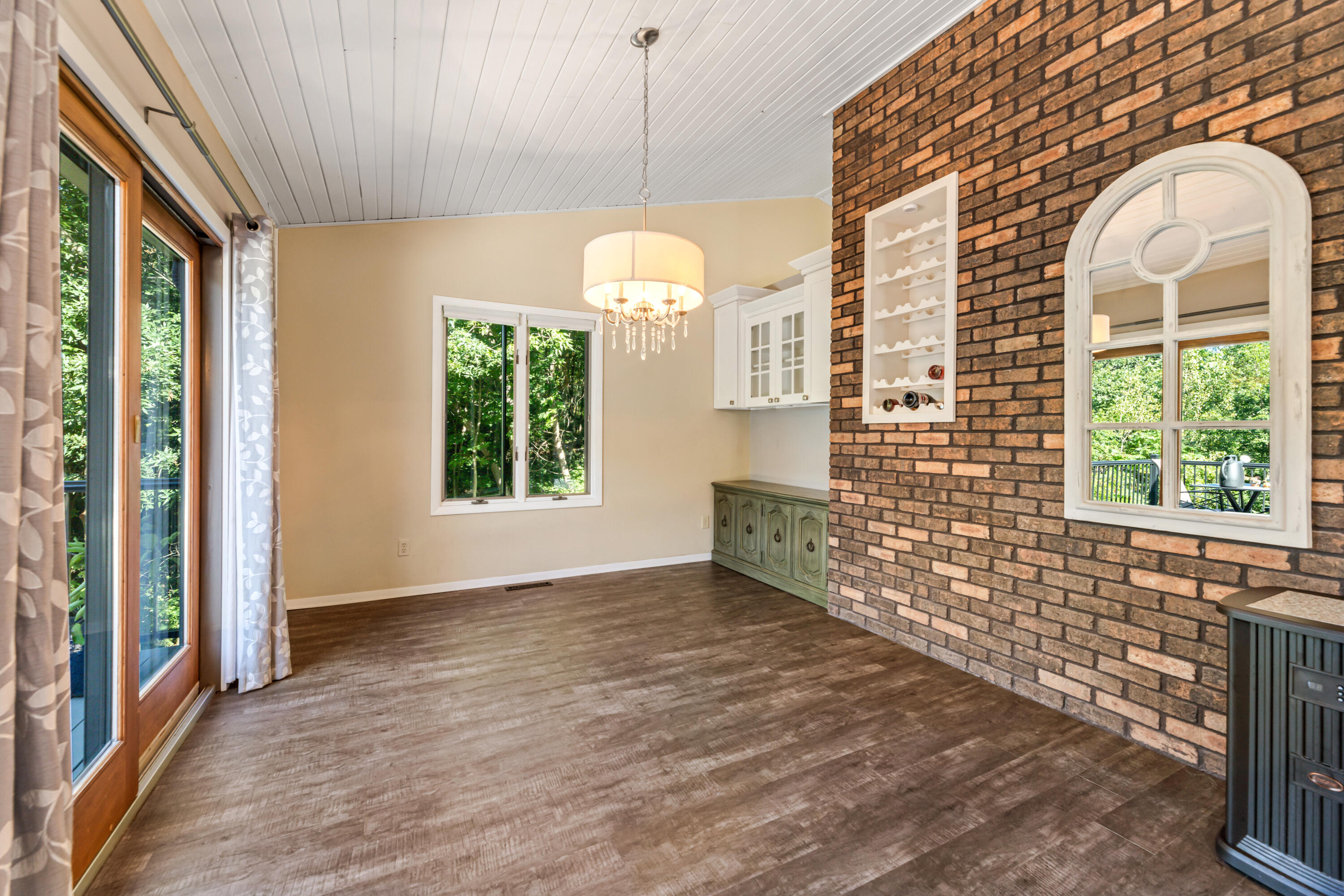 Shelby, Wisconsin, 54601, United States, 4 Bedrooms Bedrooms, ,3 BathroomsBathrooms,Residential,For Sale,1930949