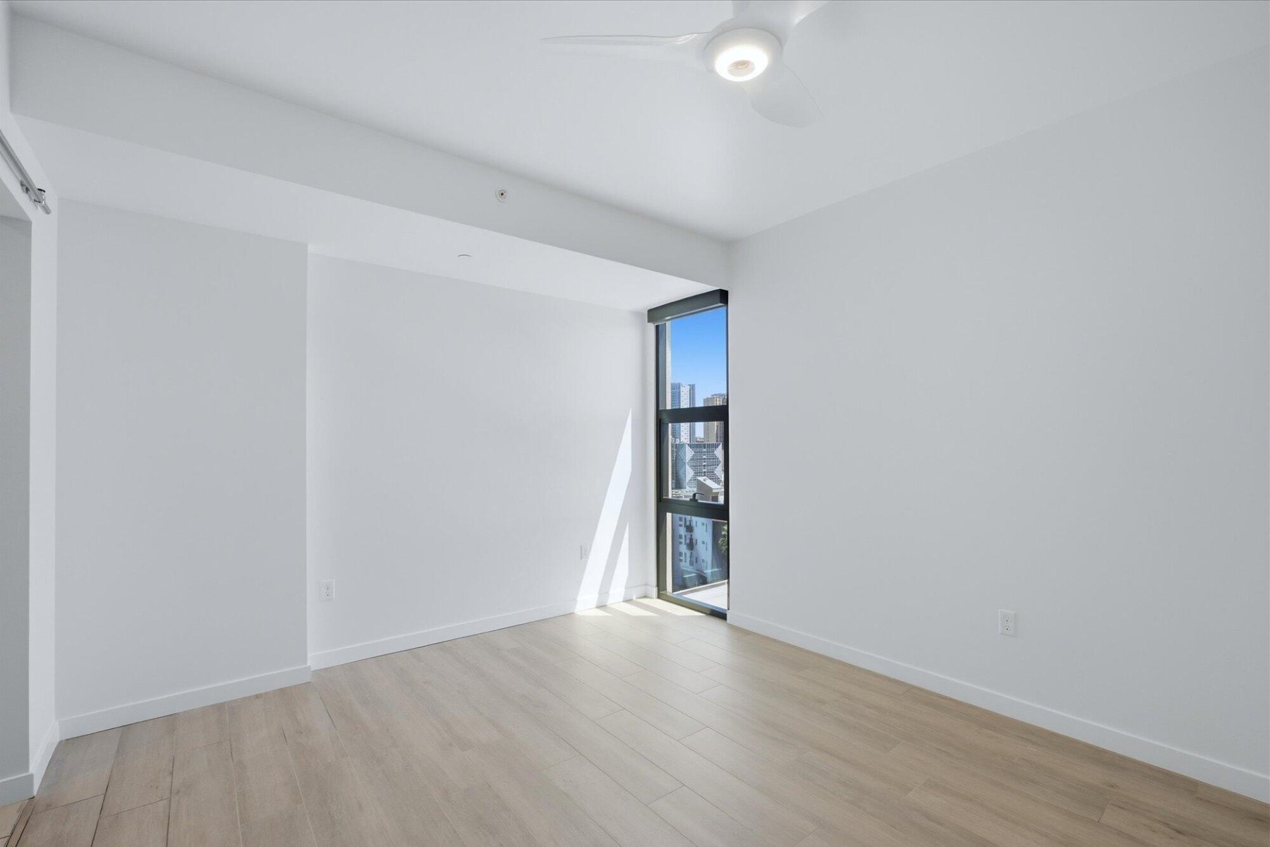  200 W Portland Street  Phoenix, AZ - 物件實景