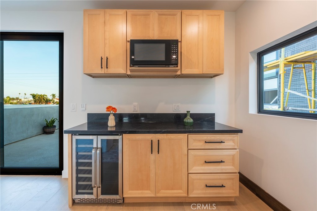 Huntington Beach, California, 92648, United States, 3 Bedrooms Bedrooms, ,5 BathroomsBathrooms,Residential,For Sale,2003455