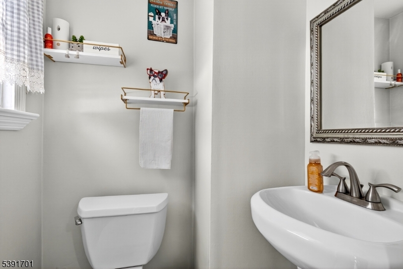 Roselle Park Boro, New Jersey, 07204, United States, 4 Bedrooms Bedrooms, ,3 BathroomsBathrooms,Residential,For Sale,1970229