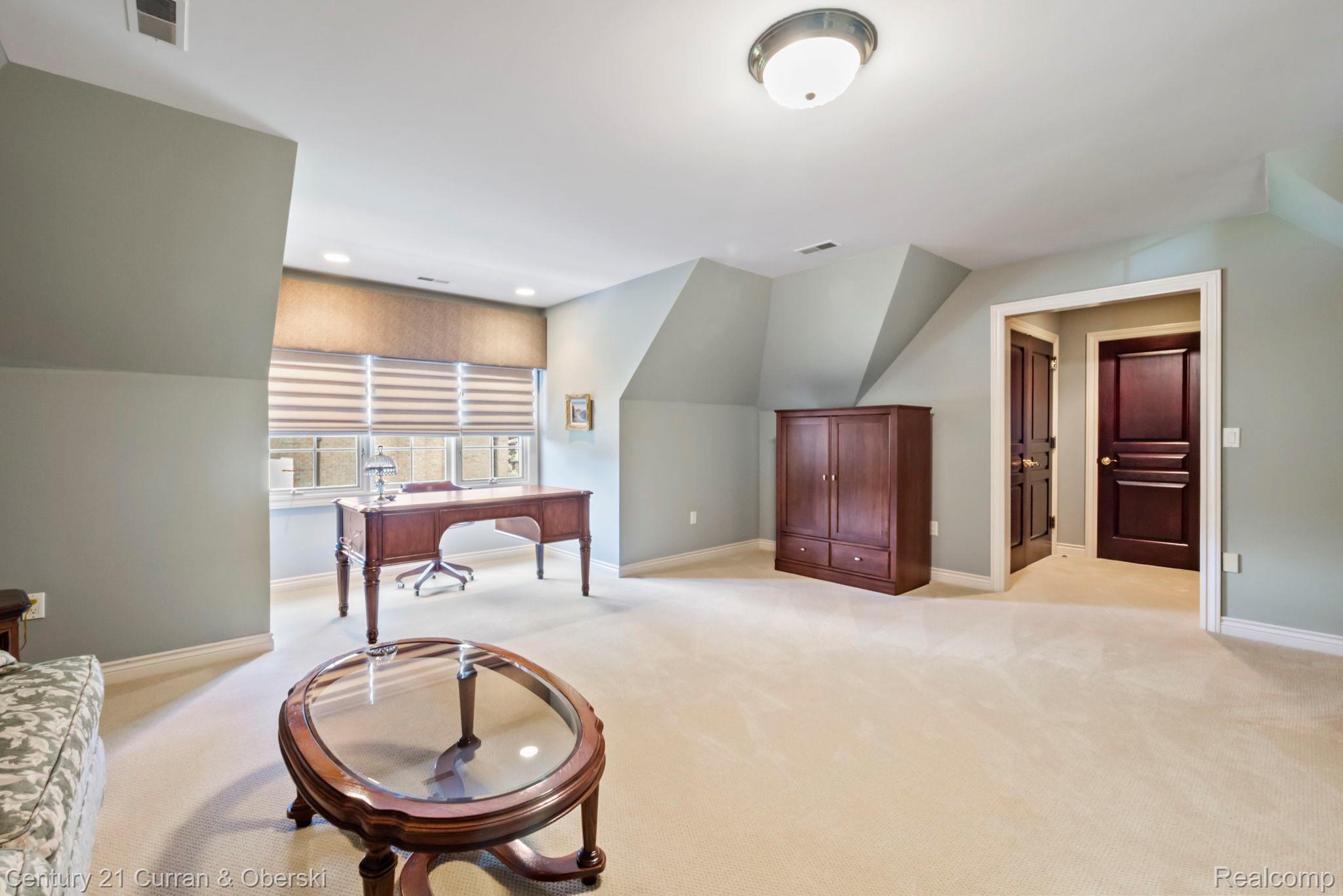 Northville, Michigan, 48168, United States, 5 Bedrooms Bedrooms, ,6 BathroomsBathrooms,Residential,For Sale,2023704