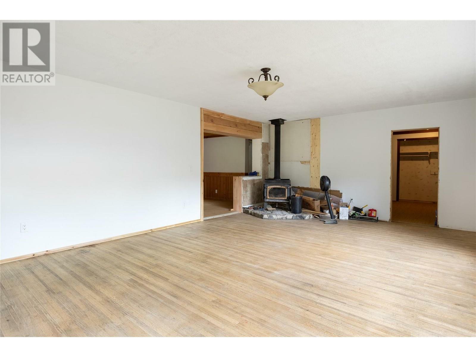 LUMBY, British Columbia, V0E 2G1, CA, 3 Bedrooms Bedrooms, ,2 BathroomsBathrooms,Residential,For Sale,1838495