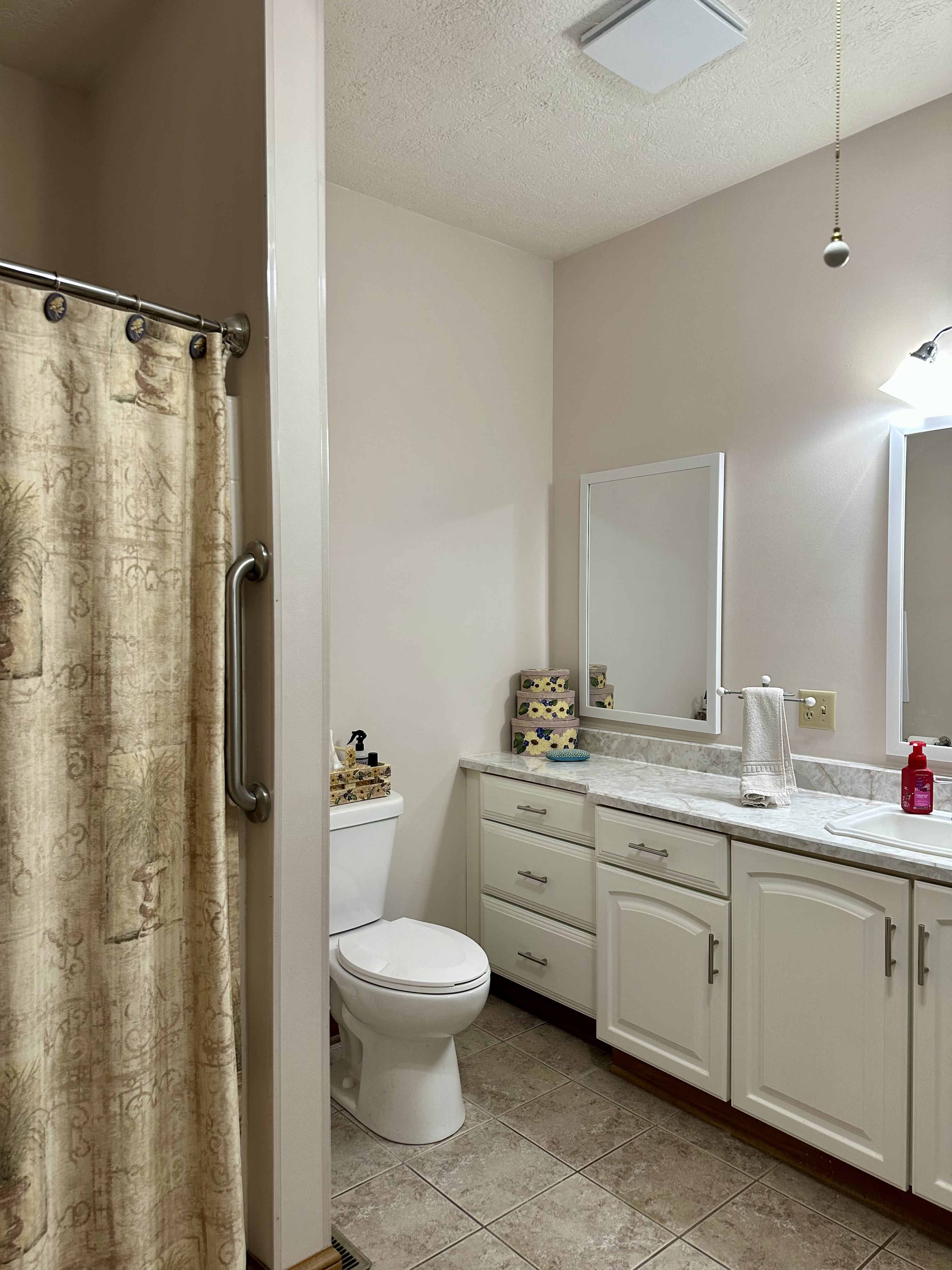 Chillicothe, Ohio, 45601, United States, 4 Bedrooms Bedrooms, ,4 BathroomsBathrooms,Residential,For Sale,2002896