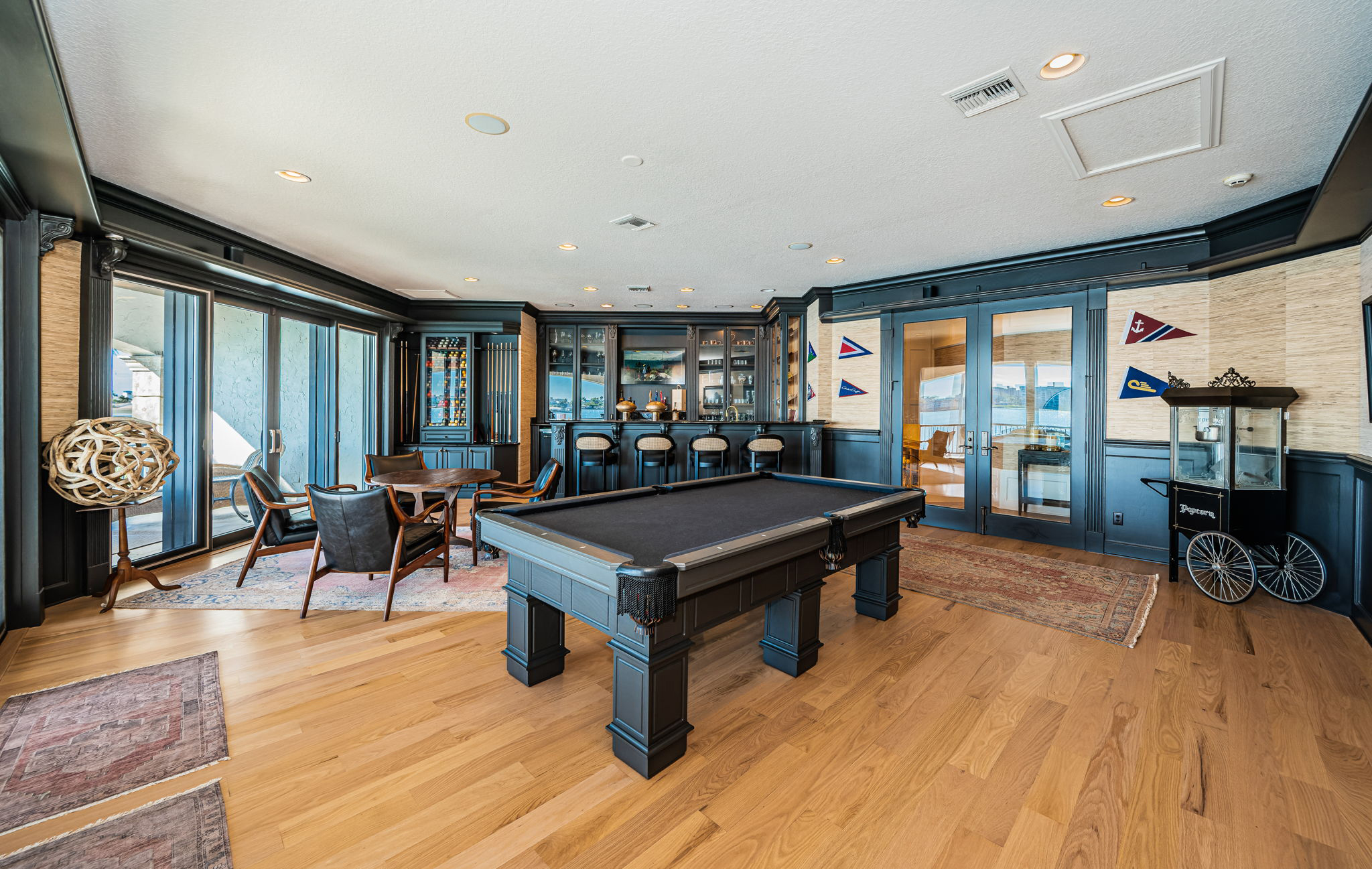 St Petersburg, Florida, 33707, United States, 5 Bedrooms Bedrooms, ,5 BathroomsBathrooms,Residential,For Sale,2007772