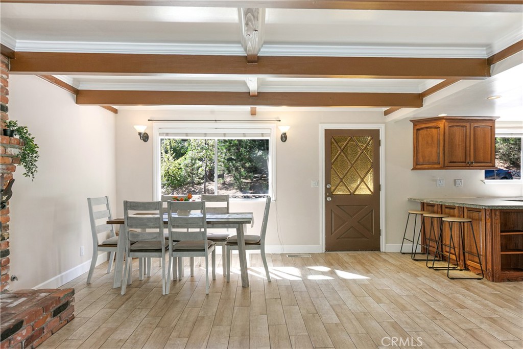 Lake Arrowhead, California, 92352, United States, 4 Bedrooms Bedrooms, ,3 BathroomsBathrooms,Residential,For Sale,2003033