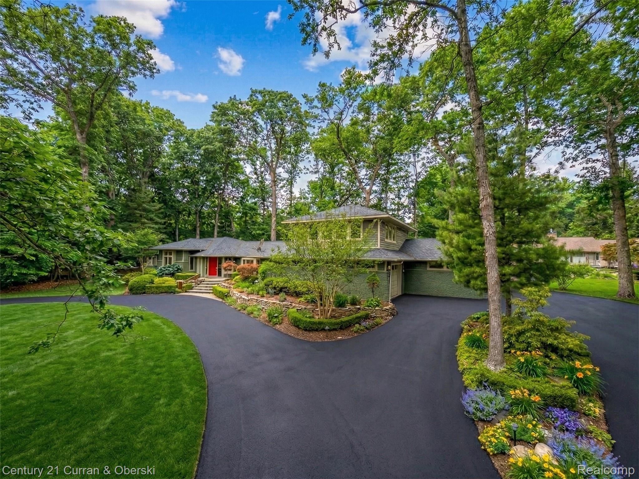 Bloomfield Hills, Michigan, 48301, United States, 4 Bedrooms Bedrooms, ,4 BathroomsBathrooms,Residential,For Sale,2035852