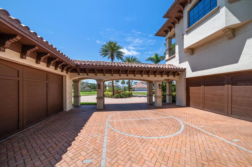 Largo, Florida, 33774, United States, 5 Bedrooms Bedrooms, ,7 BathroomsBathrooms,Residential,For Sale,1876225