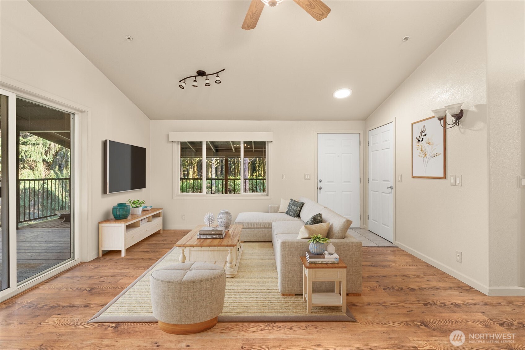 Chehalis, Washington, 98532, United States, 2 Bedrooms Bedrooms, ,1 BathroomBathrooms,Residential,For Sale,2002631