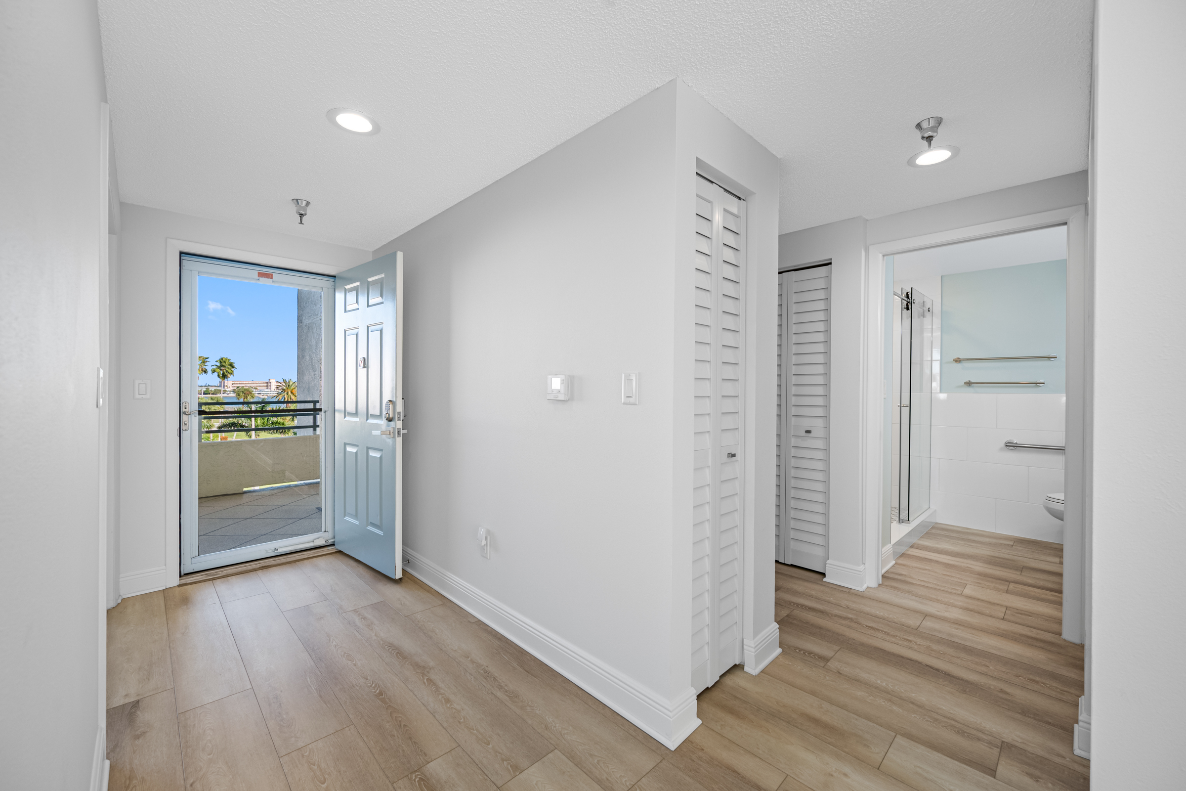 South Pasadena, Florida, 33707, United States, 2 Bedrooms Bedrooms, ,2 BathroomsBathrooms,Residential,For Sale,1987070