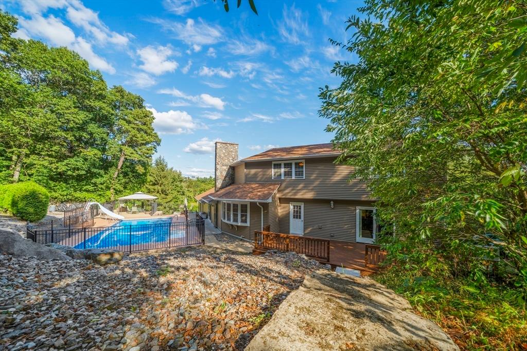 Ludlow, Massachusetts, 01056, United States, 3 Bedrooms Bedrooms, ,2 BathroomsBathrooms,Residential,For Sale,1936866