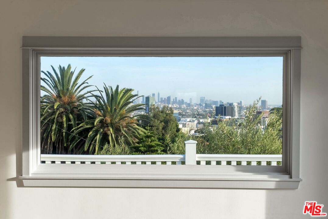 Los Angeles, California, 90068, United States, 3 Bedrooms Bedrooms, ,3 BathroomsBathrooms,Residential,For Sale,1794796